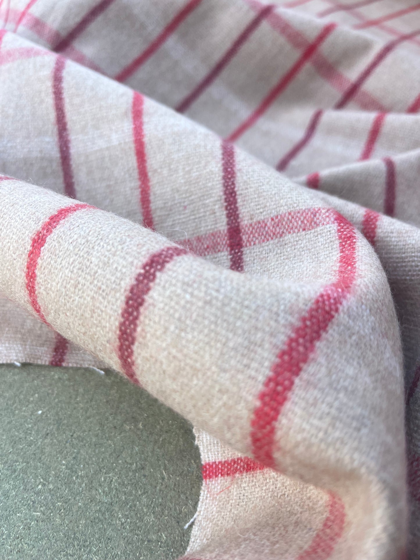 LOUIS 006 Wool check camel/red
