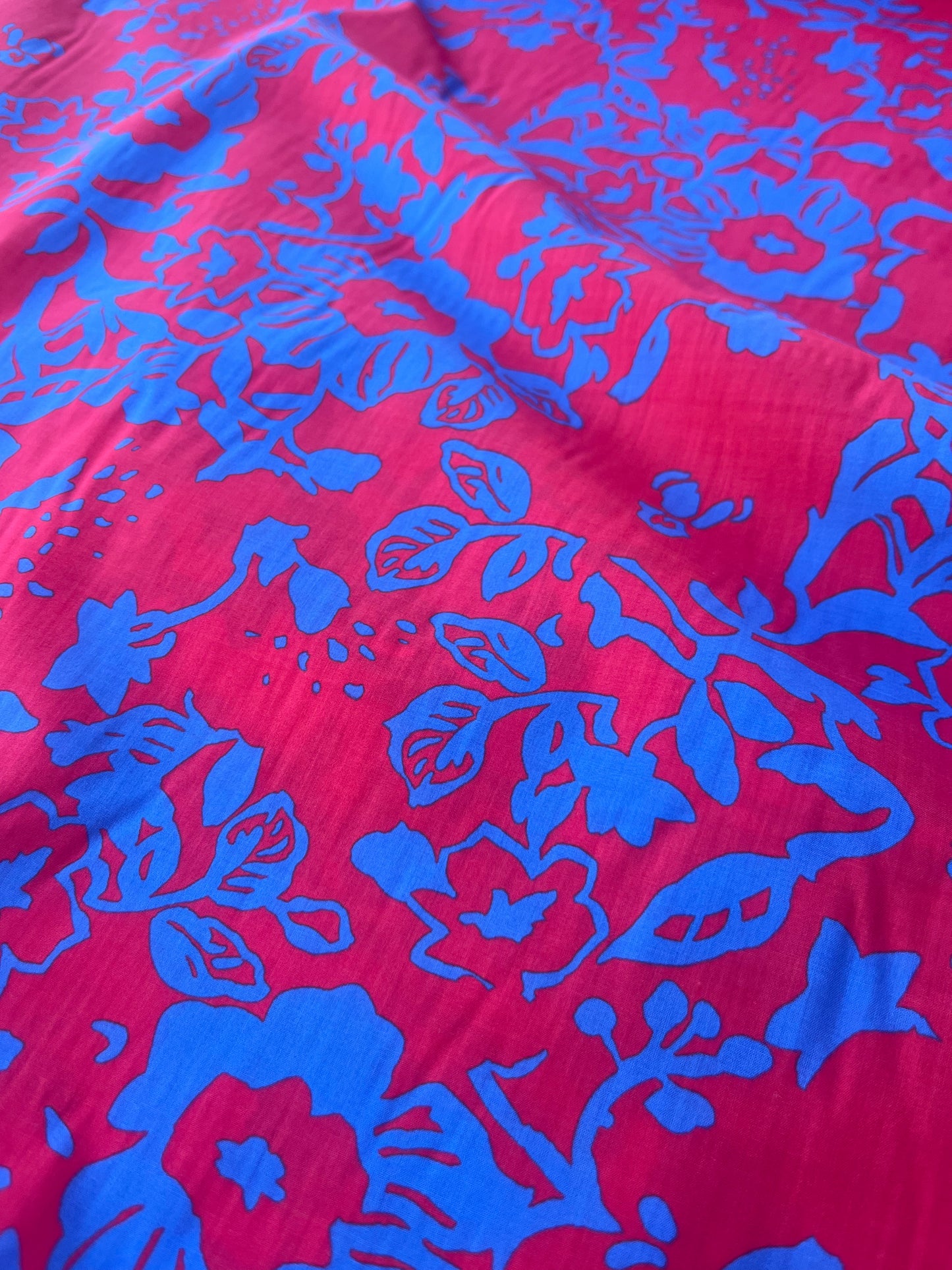 LOUIS 007 cotton with cobalt/red print
