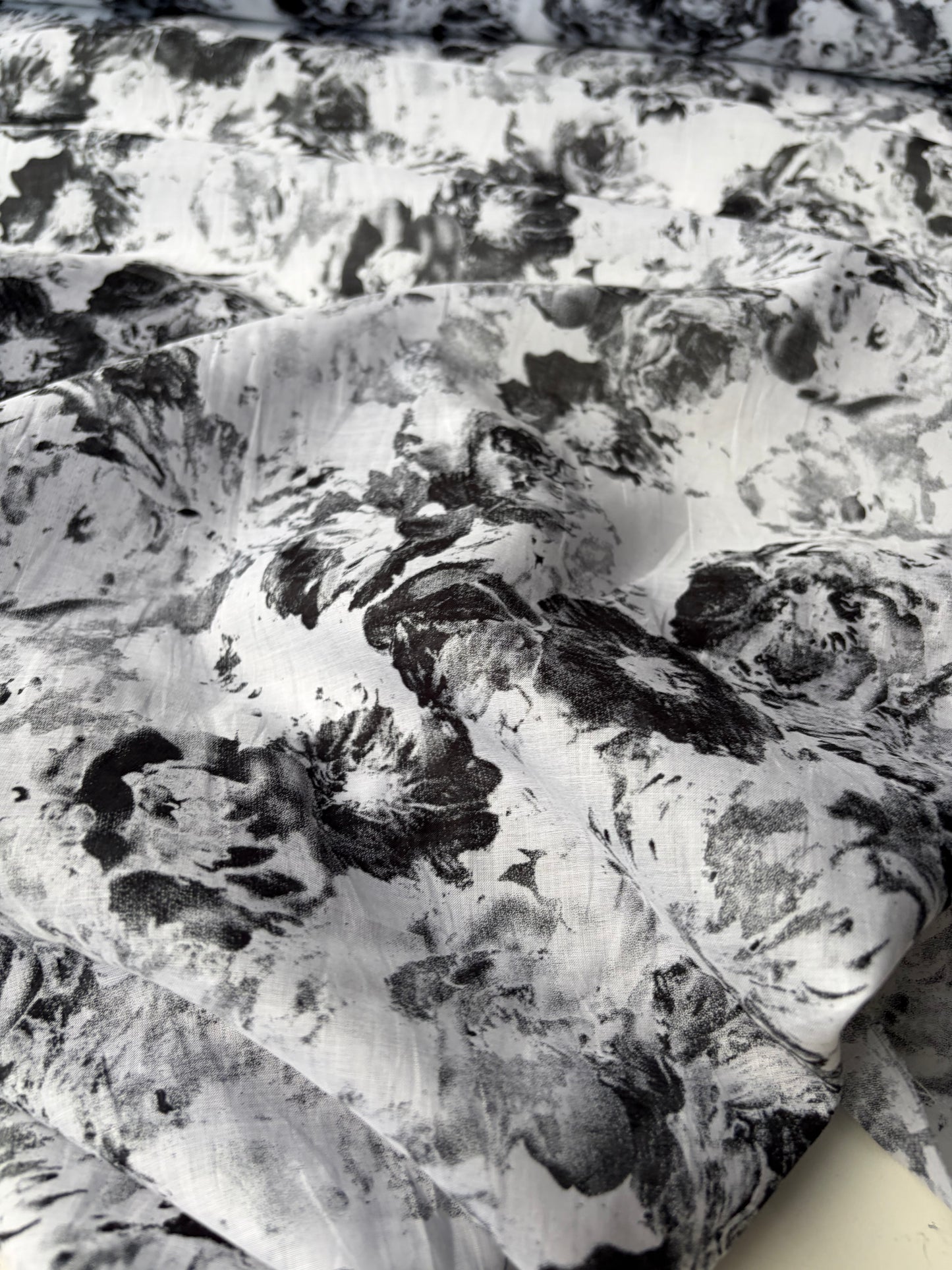 RALPH 041 black/white faded flowers cotton voile