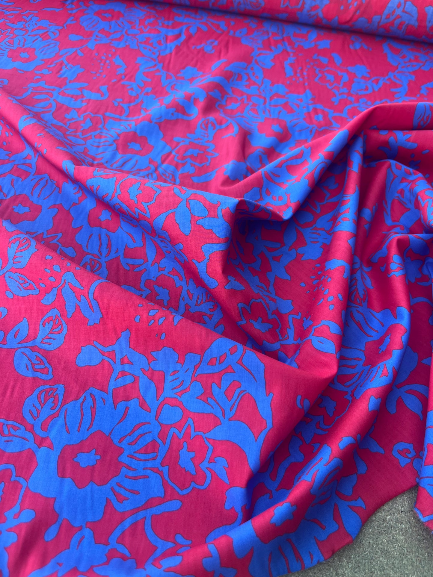 LOUIS 007 cotton with cobalt/red print