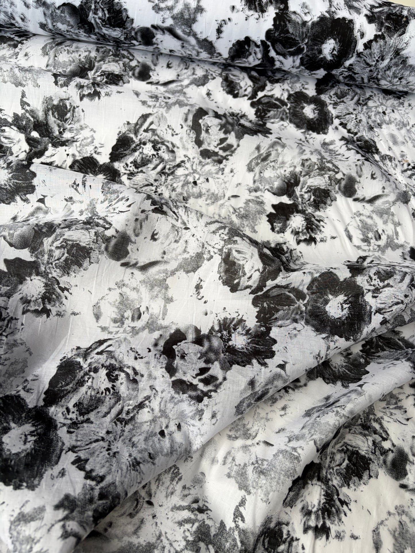 RALPH 041 black/white faded flowers cotton voile