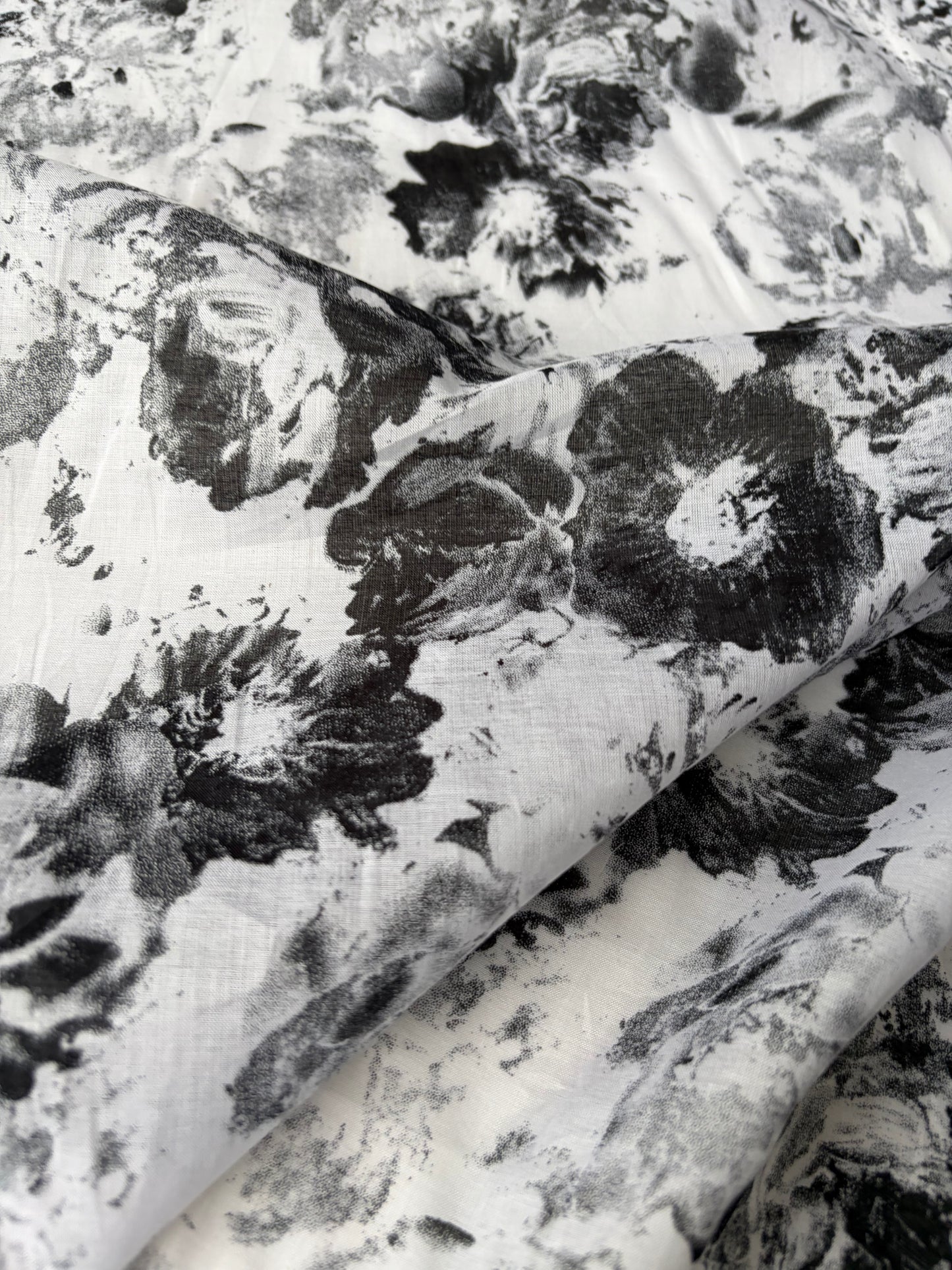 RALPH 041 black/white faded flowers cotton voile
