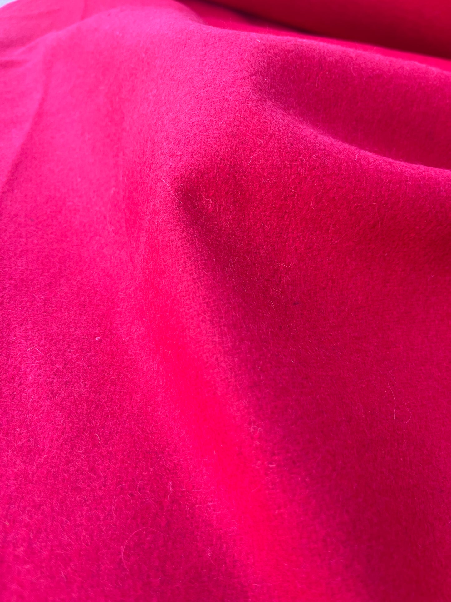 LOUIS 008 boiled wool red