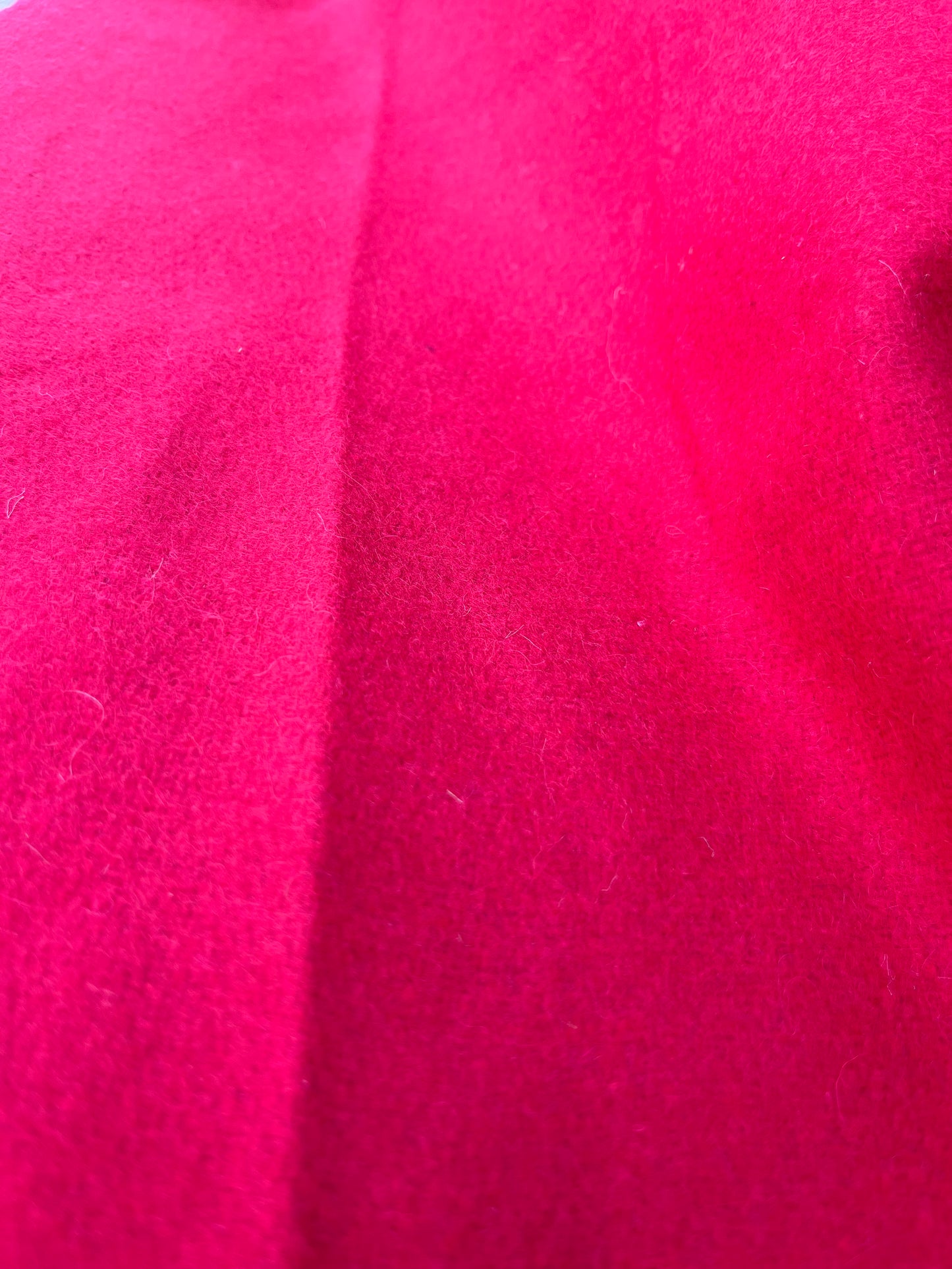 LOUIS 008 boiled wool red