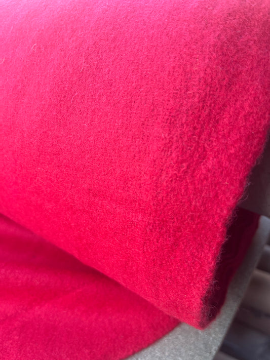 LOUIS 008 boiled wool red