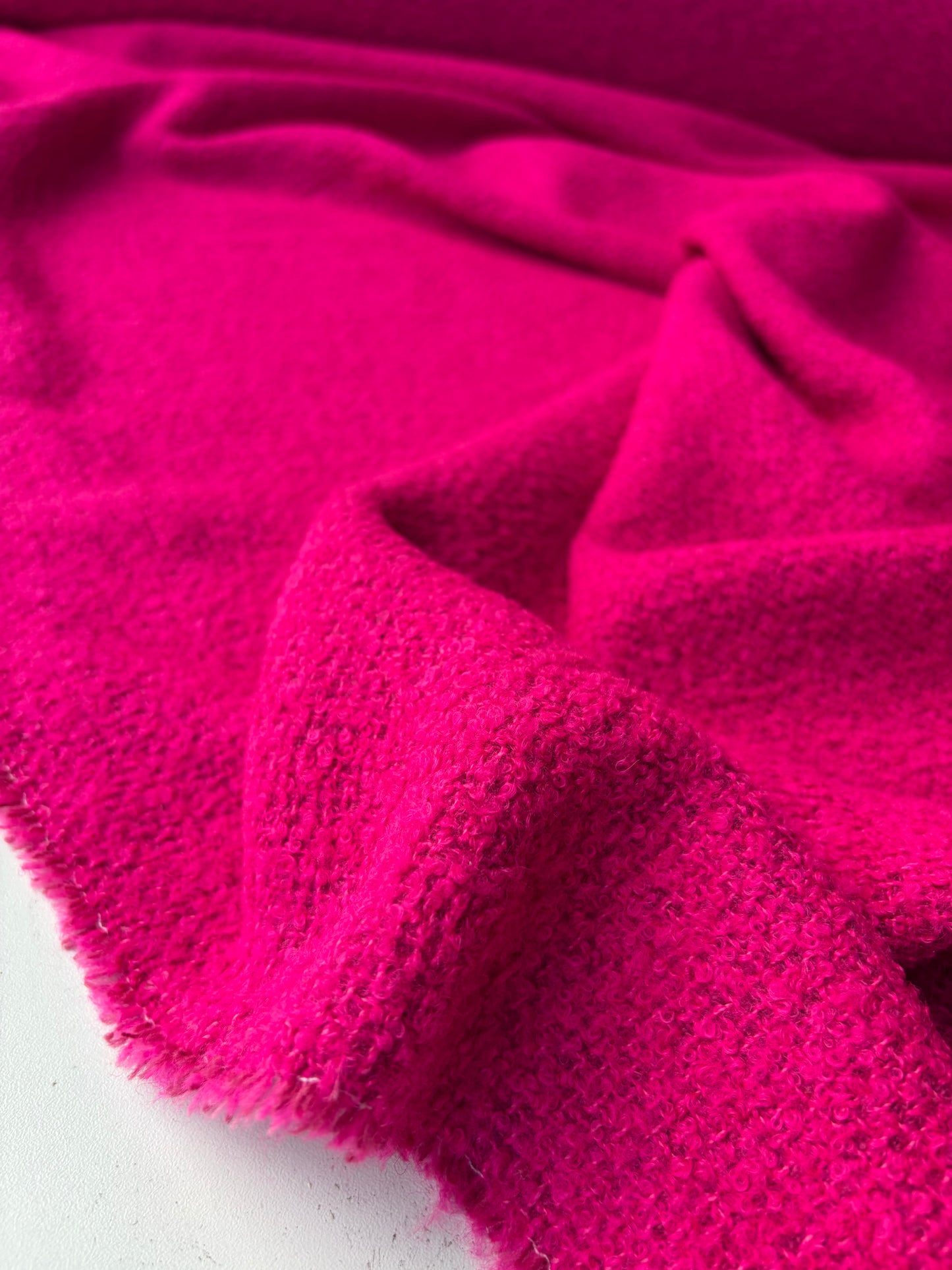 RALPH 045 fuchsia coloured carded wool tweed