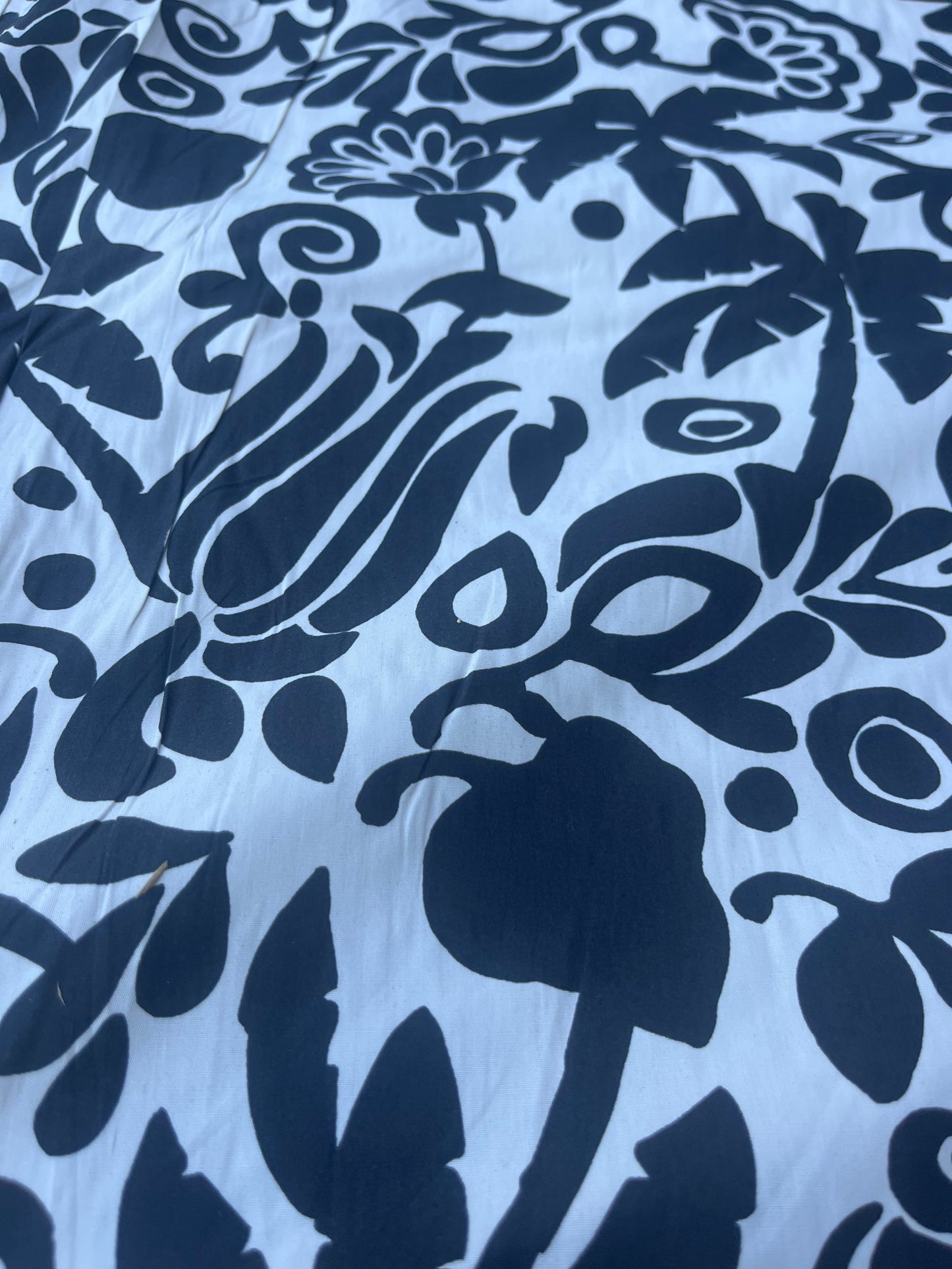 LOUIS 012 cotton satin with black/white print