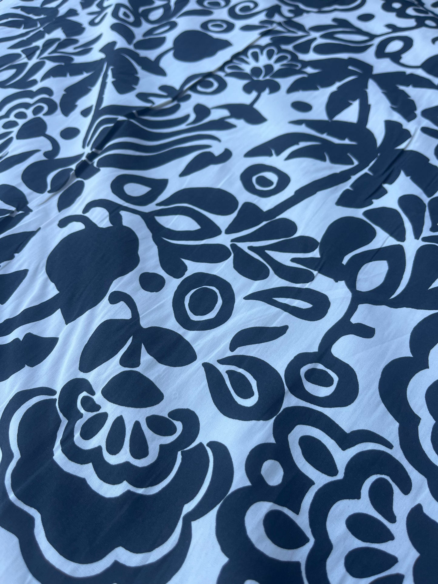 LOUIS 012 cotton satin with black/white print