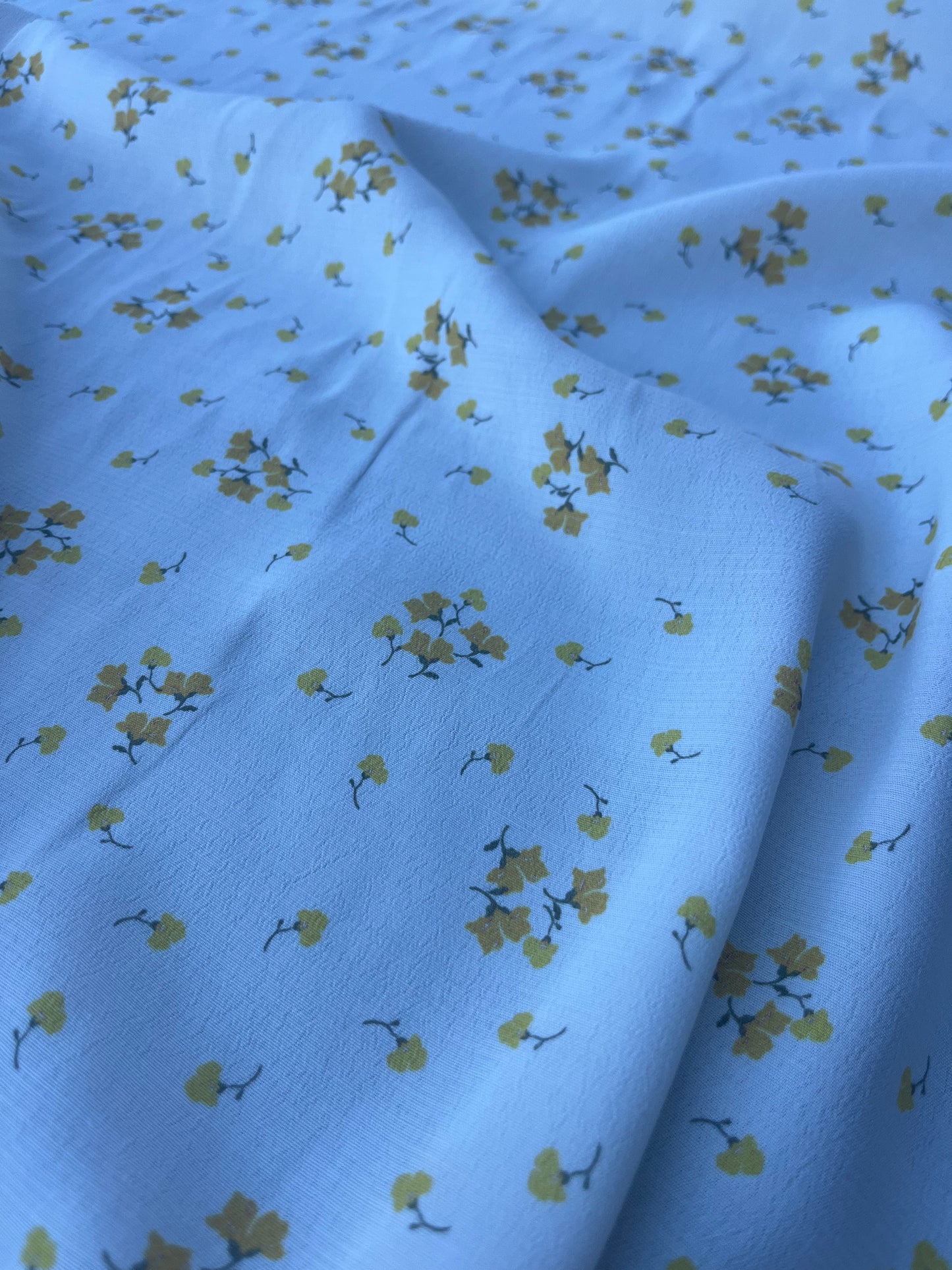 LOUIS 018 viscose crêpe yellow flowers