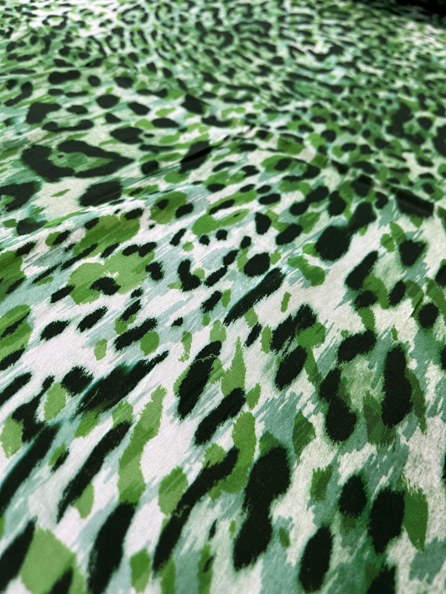 A01 Mauro 014 viscose with green leopard print