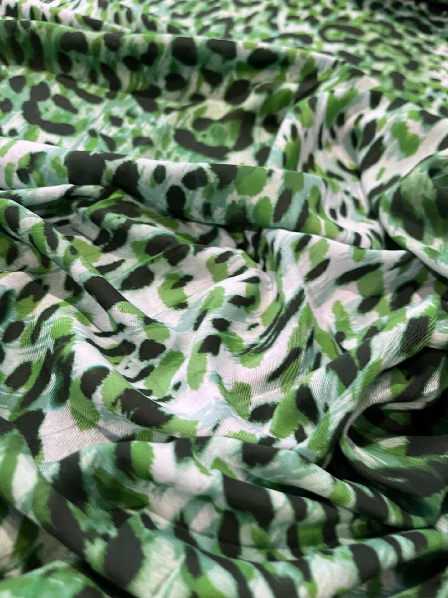 A01 Mauro 014 viscose with green leopard print