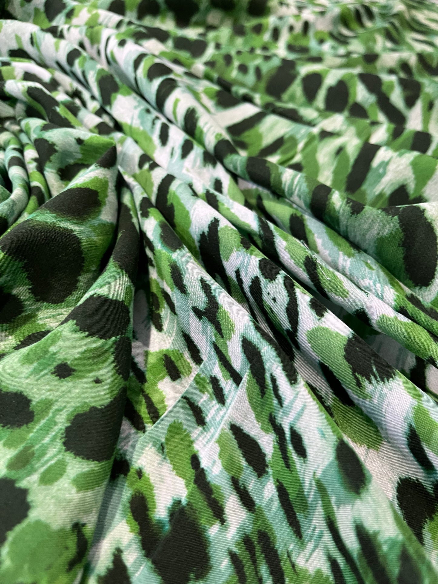 A01 Mauro 014 viscose with green leopard print