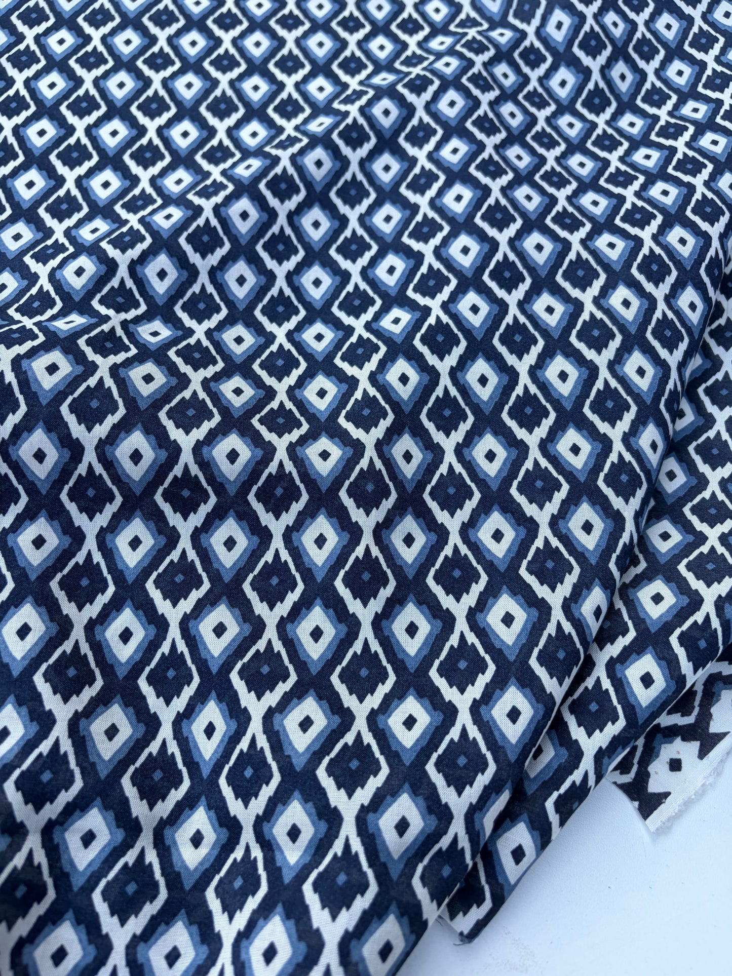 LAUREN 008 indigo/navy geometrical print cotton voile