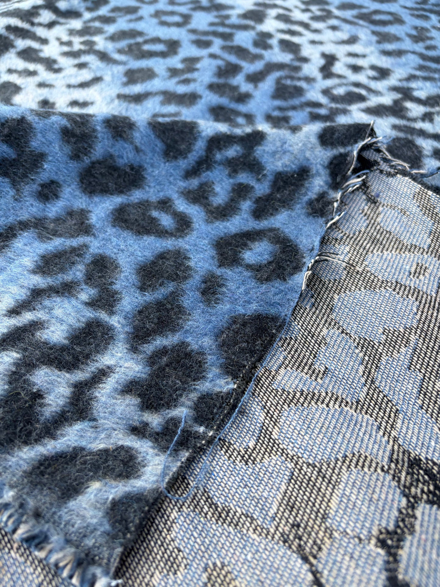LAUREN 009 heavy animalier jacquard with wool