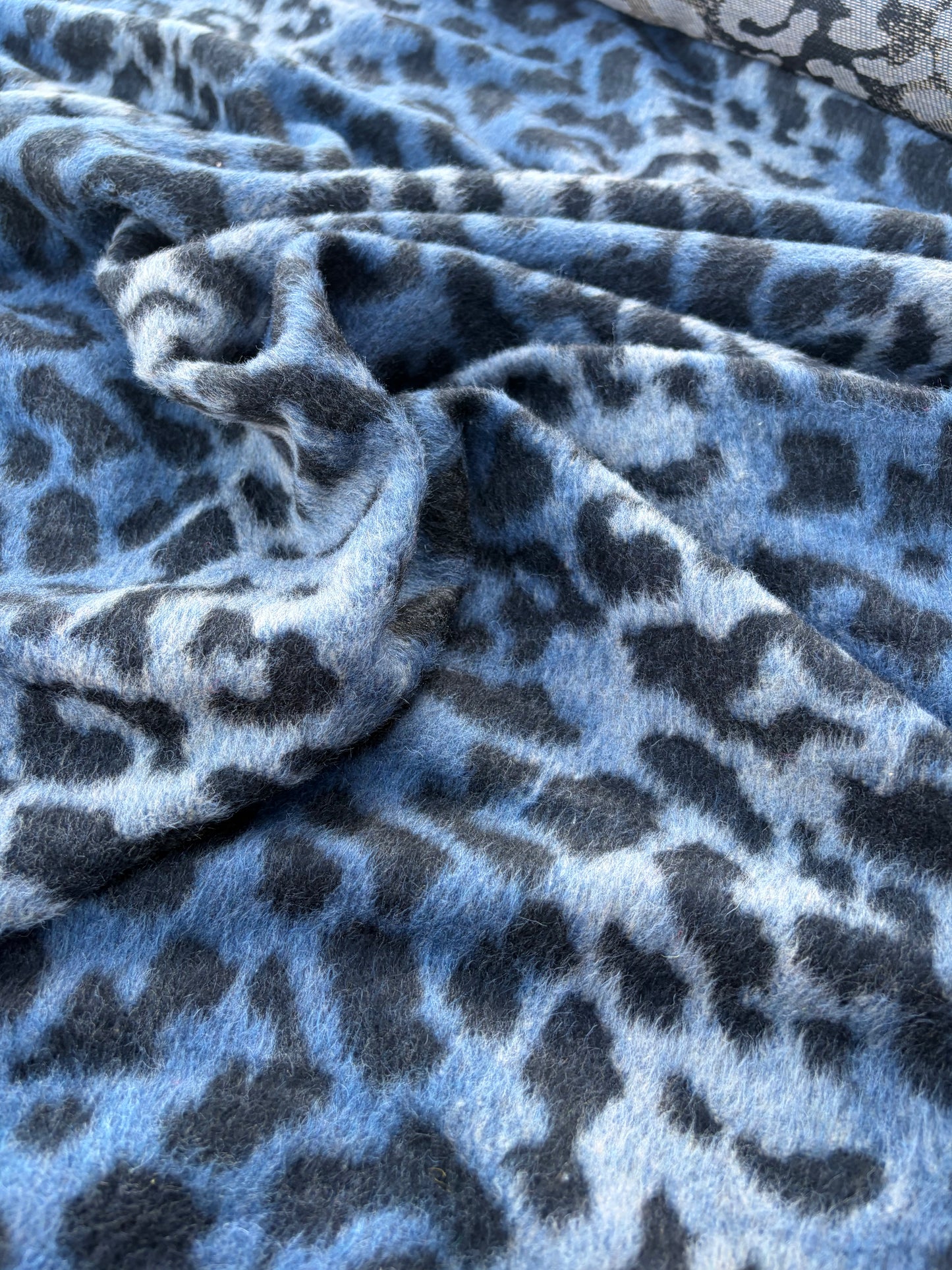 LAUREN 009 heavy animalier jacquard with wool