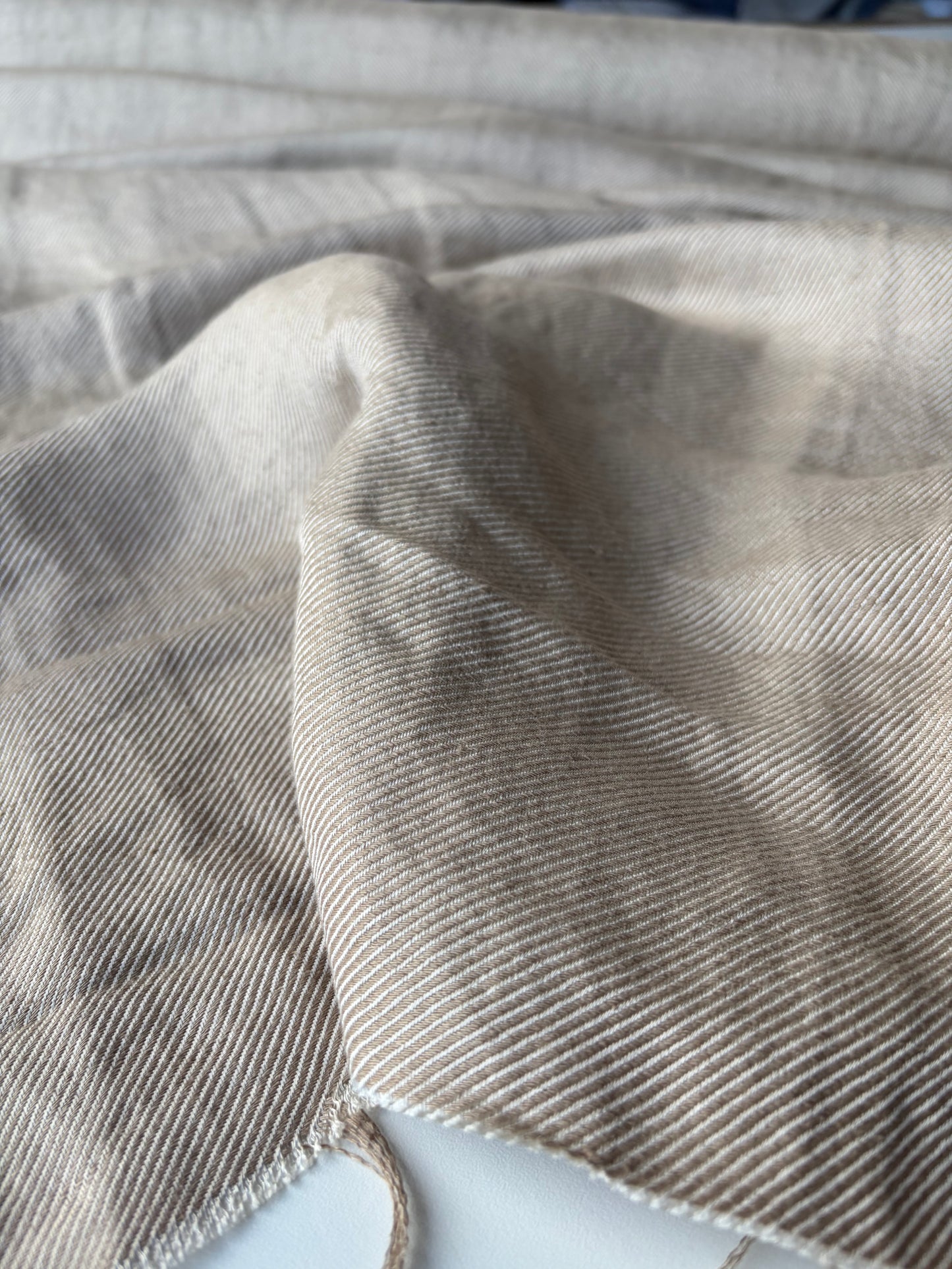 ERICA 013 shiny linen tricotine