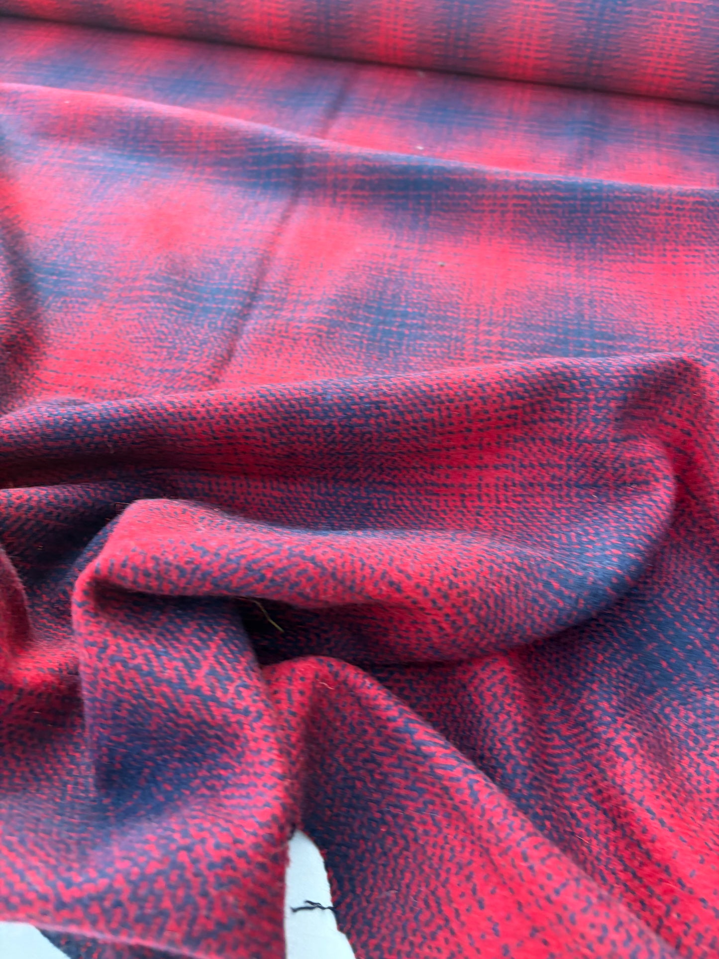 LAUREN 014 red/navy classical check carded wool