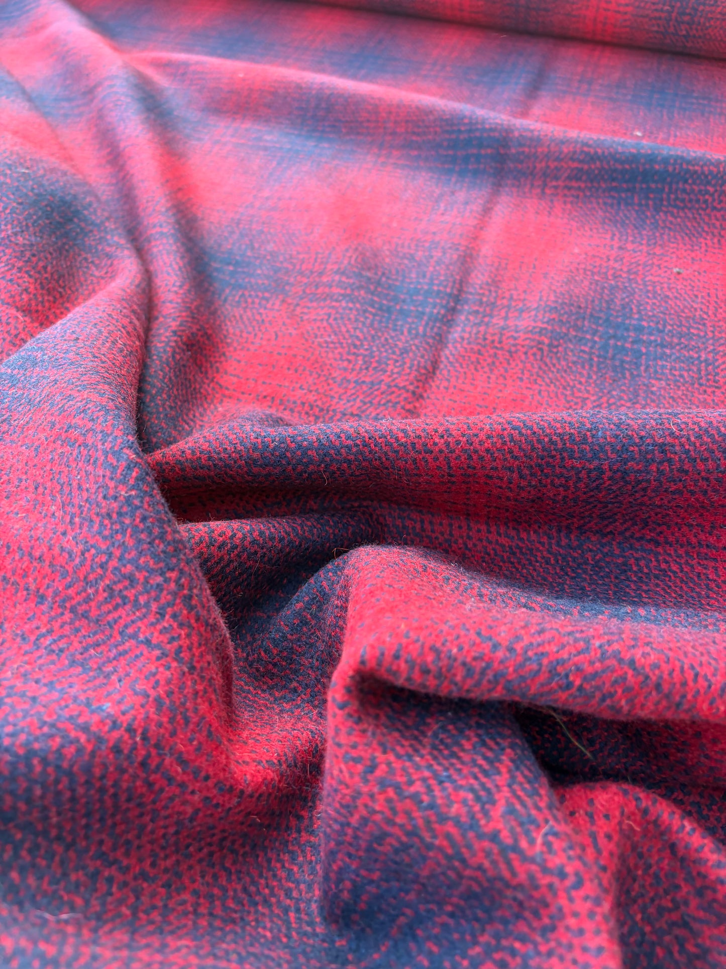 LAUREN 014 red/navy classical check carded wool