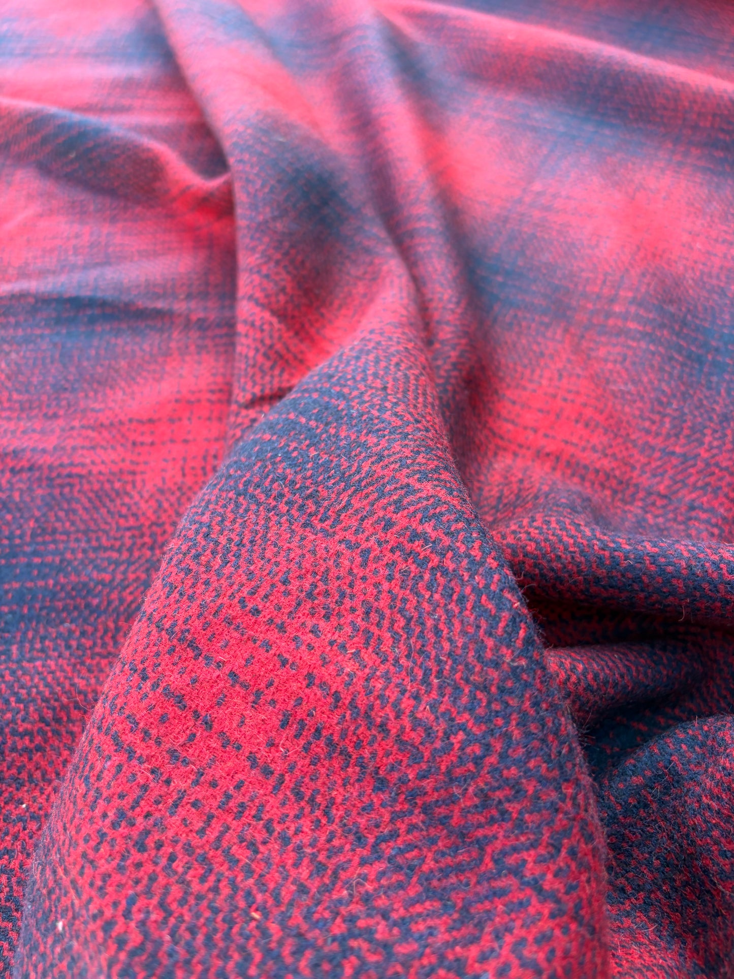 LAUREN 014 red/navy classical check carded wool