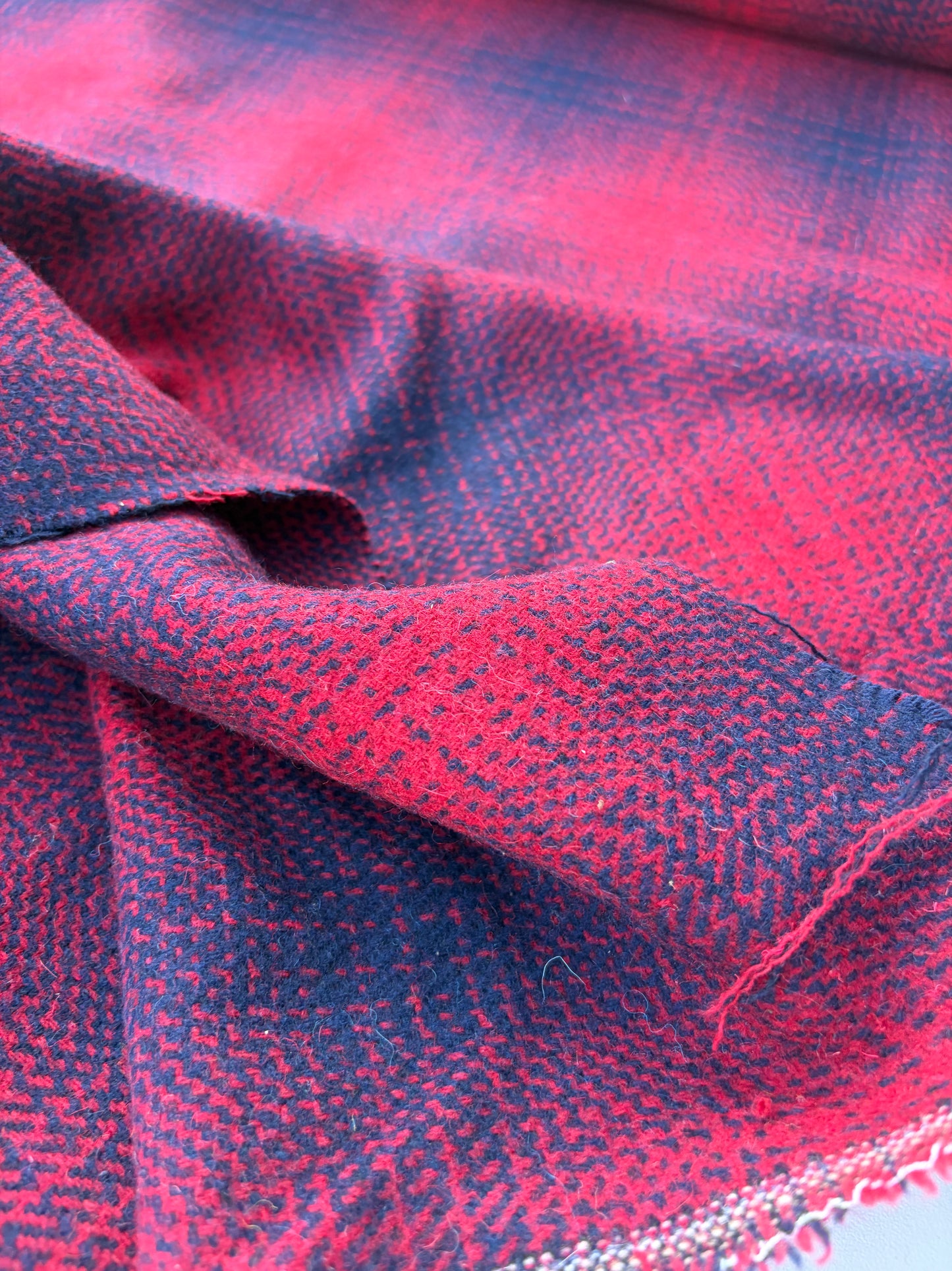 LAUREN 014 red/navy classical check carded wool