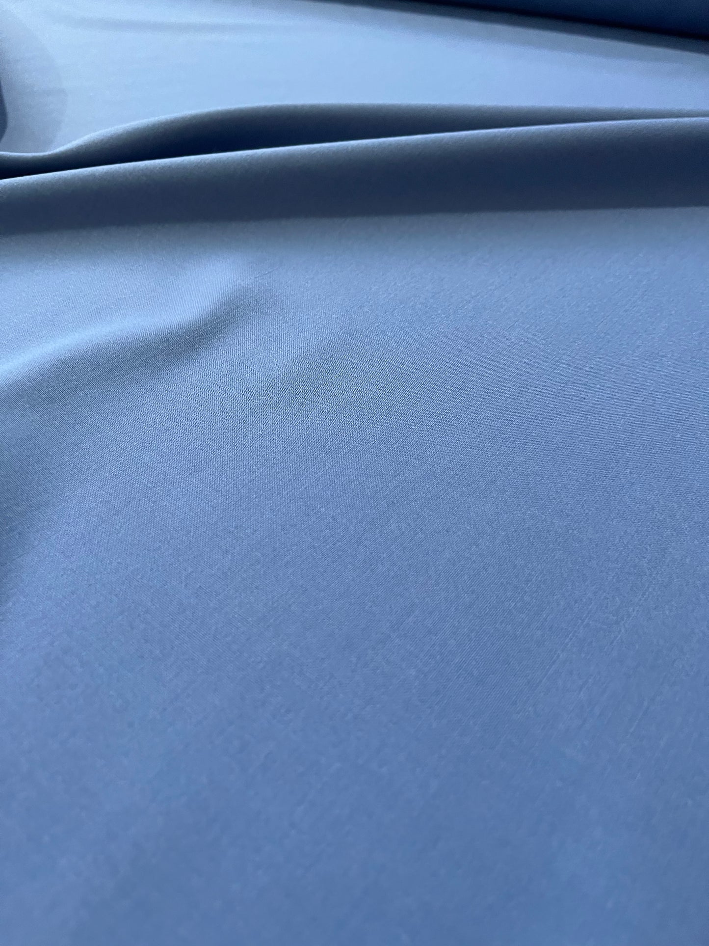 HIV 003 wool/polyester suiting fabric indigo blue