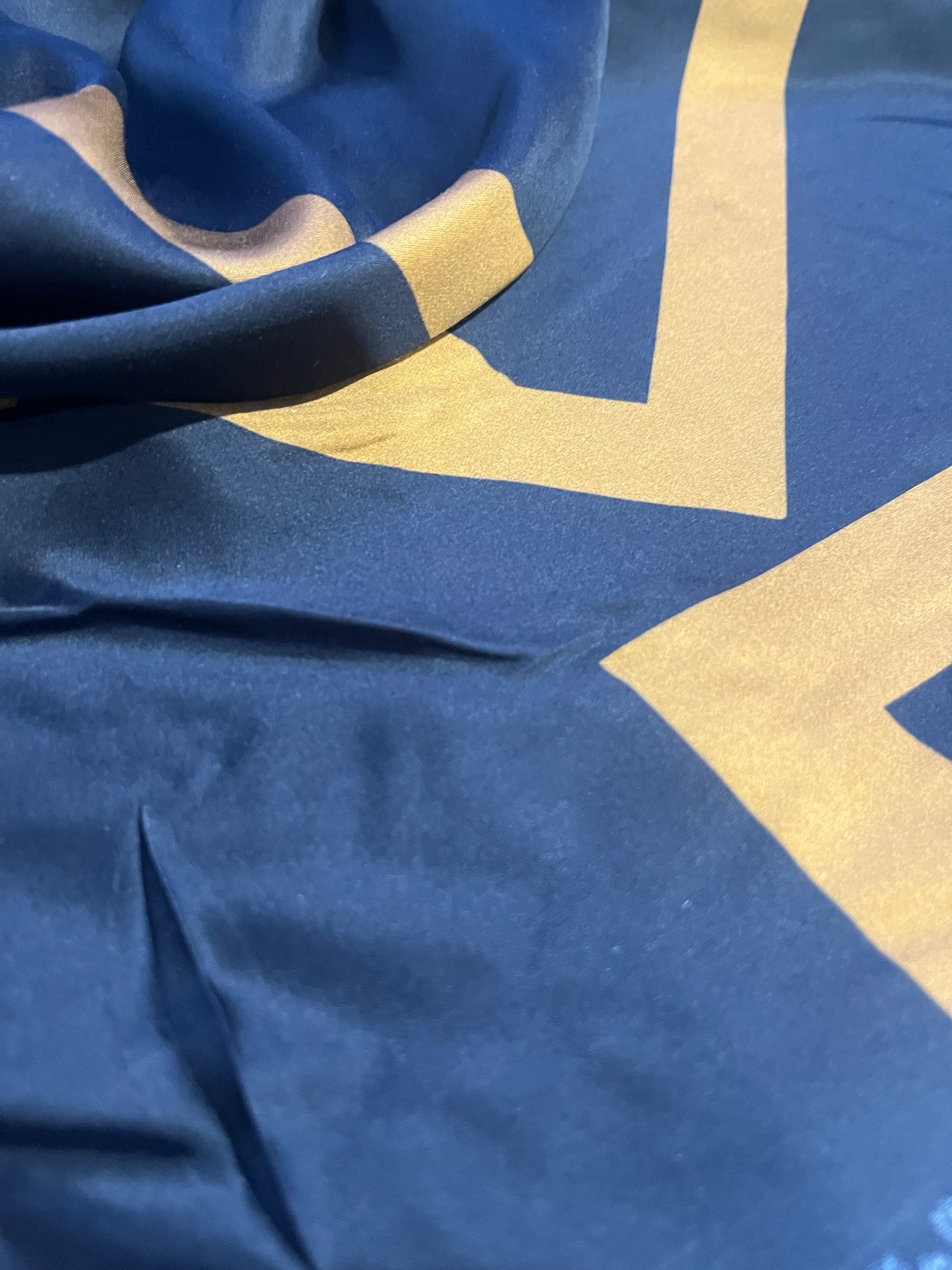 CLAIRE 230 viscose satin geometrical design