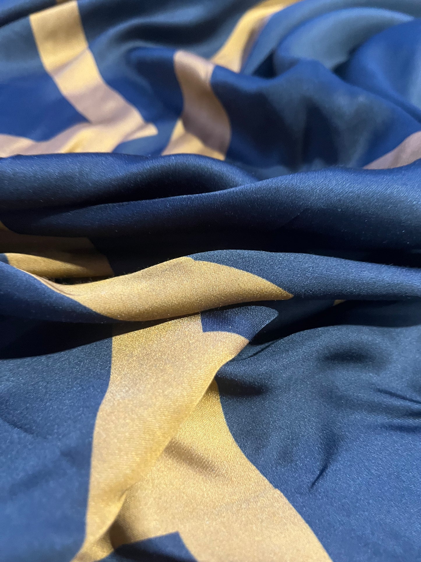 CLAIRE 230 viscose satin geometrical design