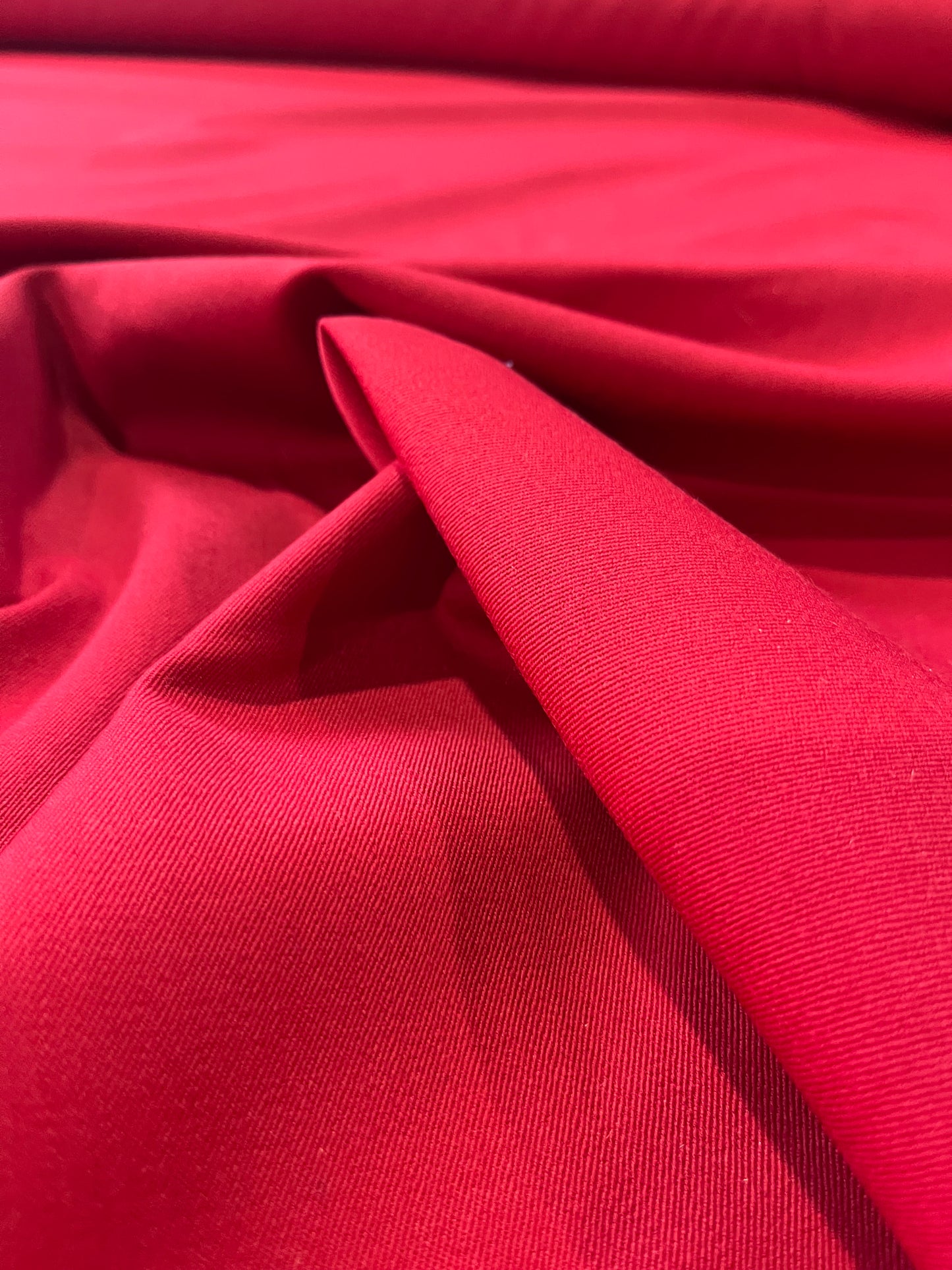 HIV 006 wool/polyester suiting fabric red