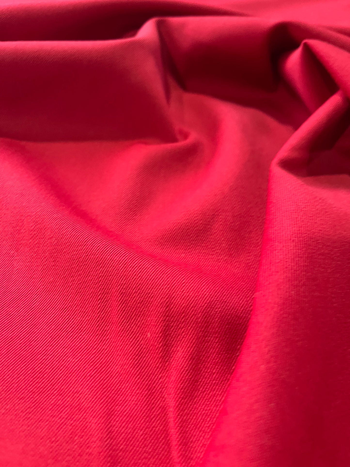 HIV 006 wool/polyester suiting fabric red