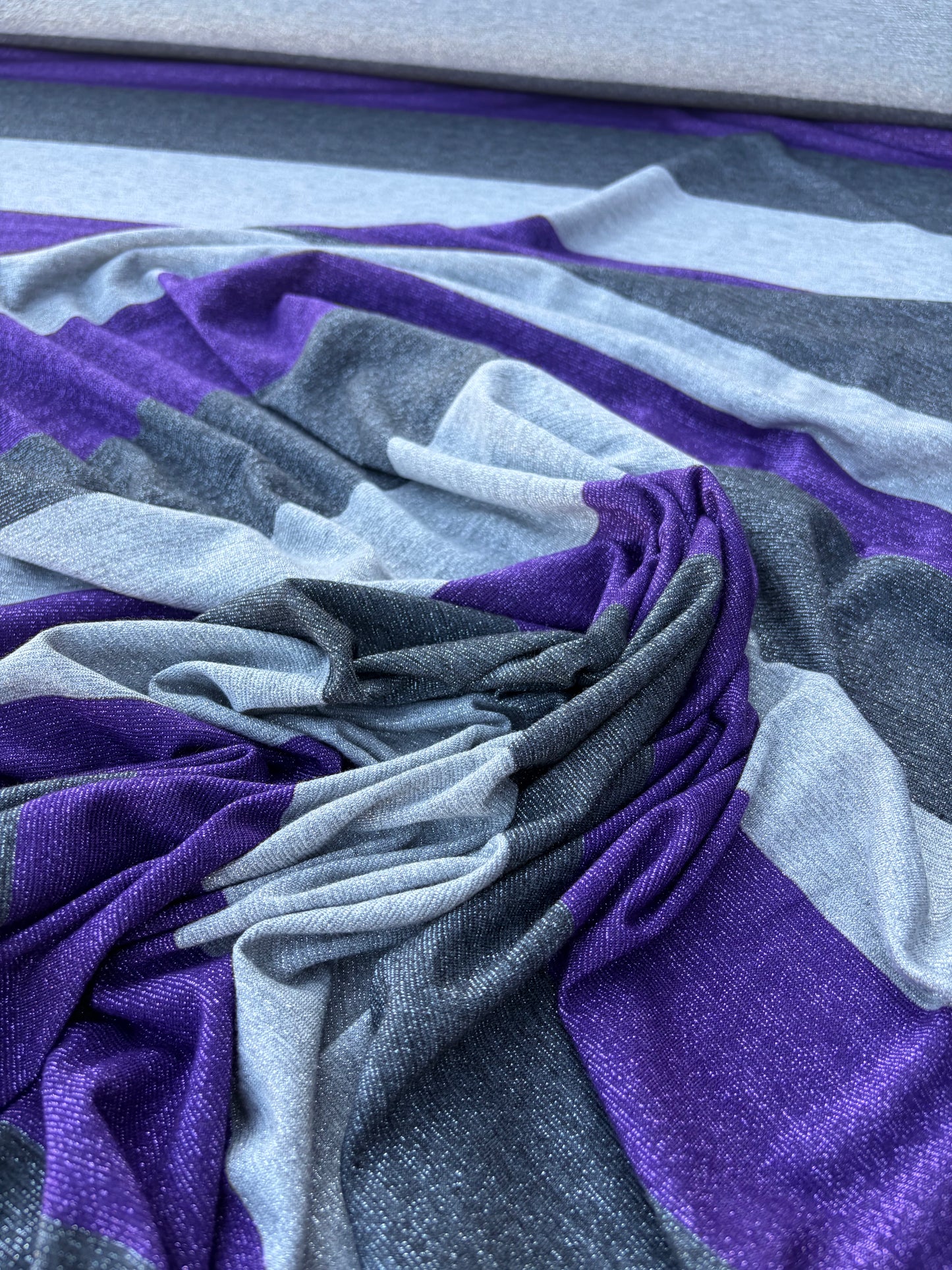 LAUREN 016 silver/purple shiny striped jersey