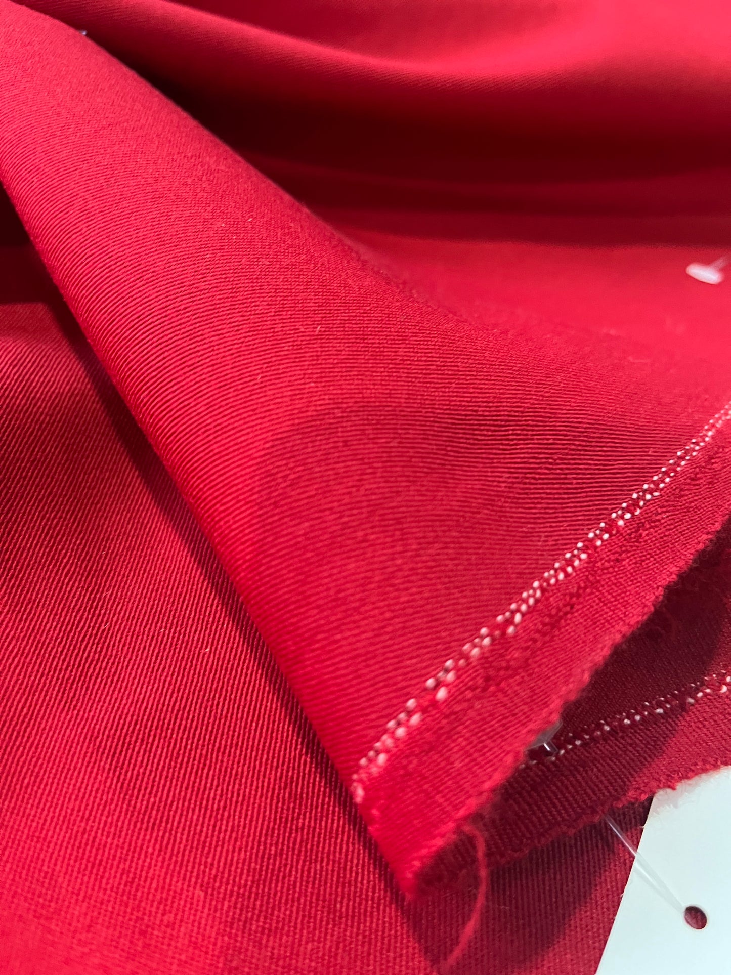 HIV 006 wool/polyester suiting fabric red