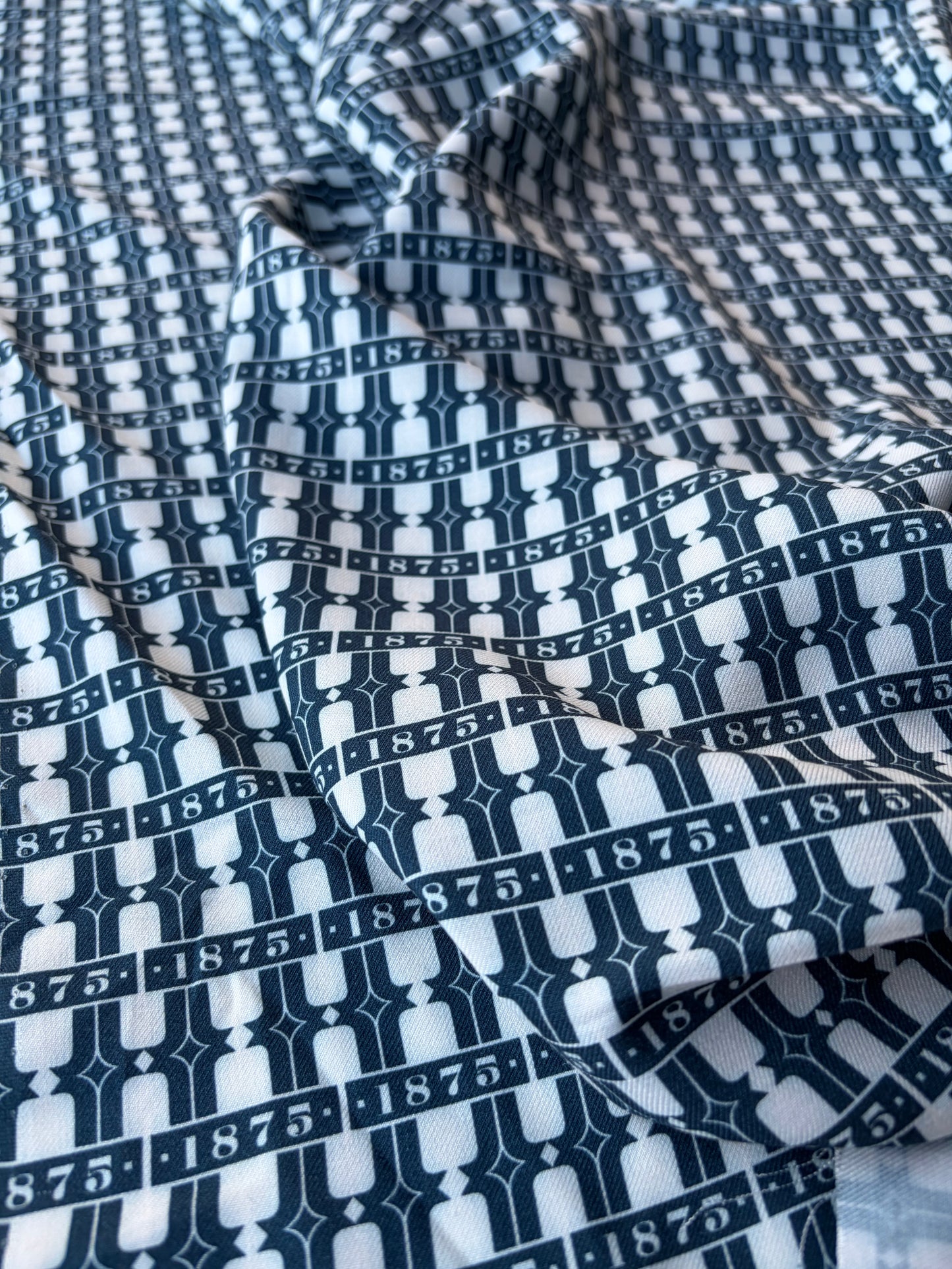 ERICA 019 warm twill viscose white/navy print