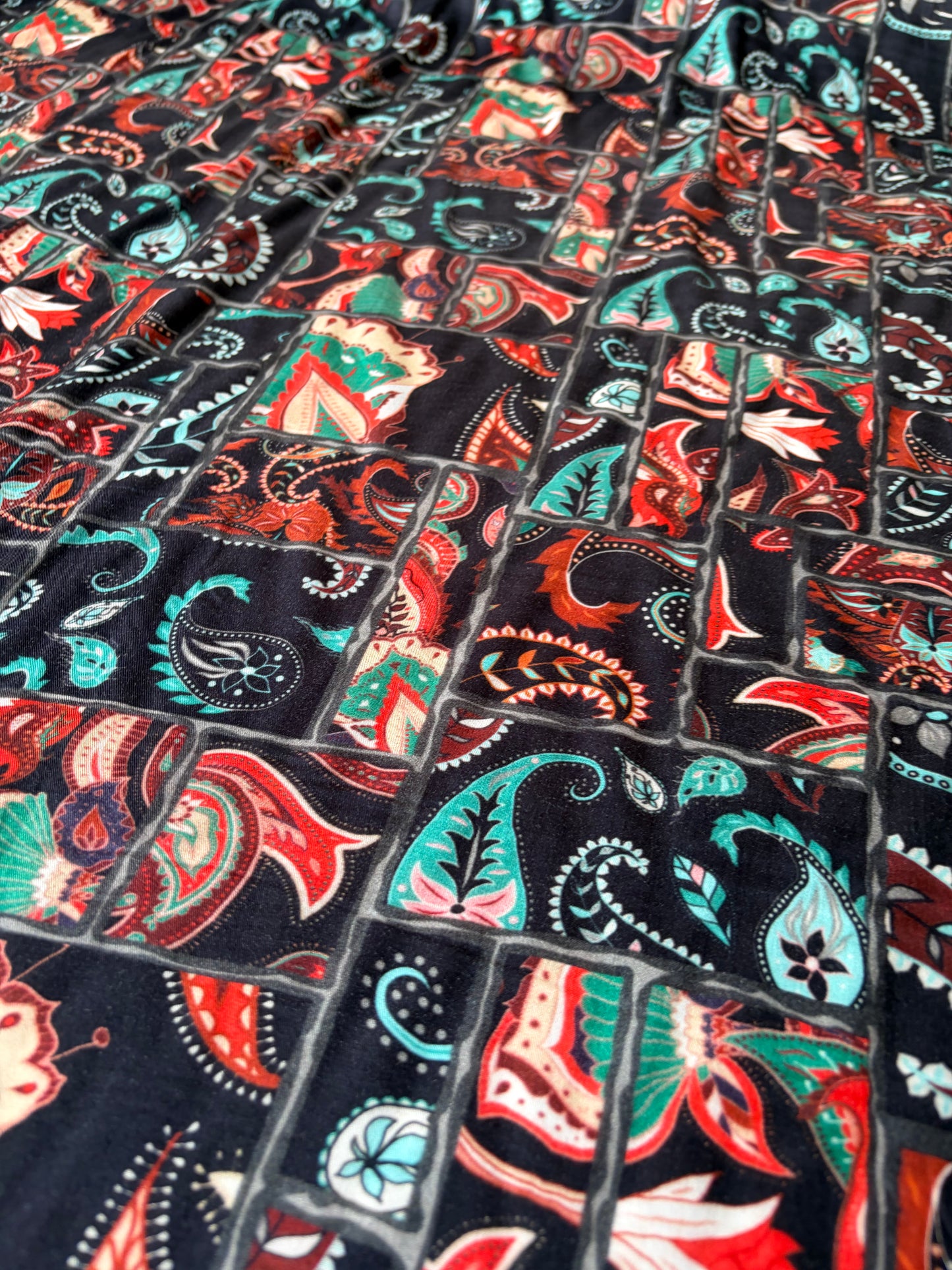 PC ERICA 025 viscose fibrane patchwork print