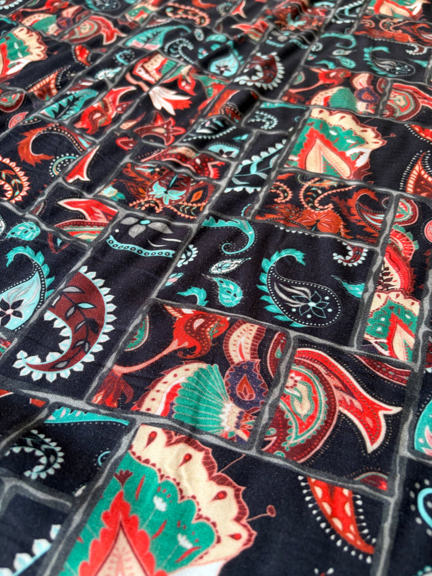 PC ERICA 025 viscose fibrane patchwork print