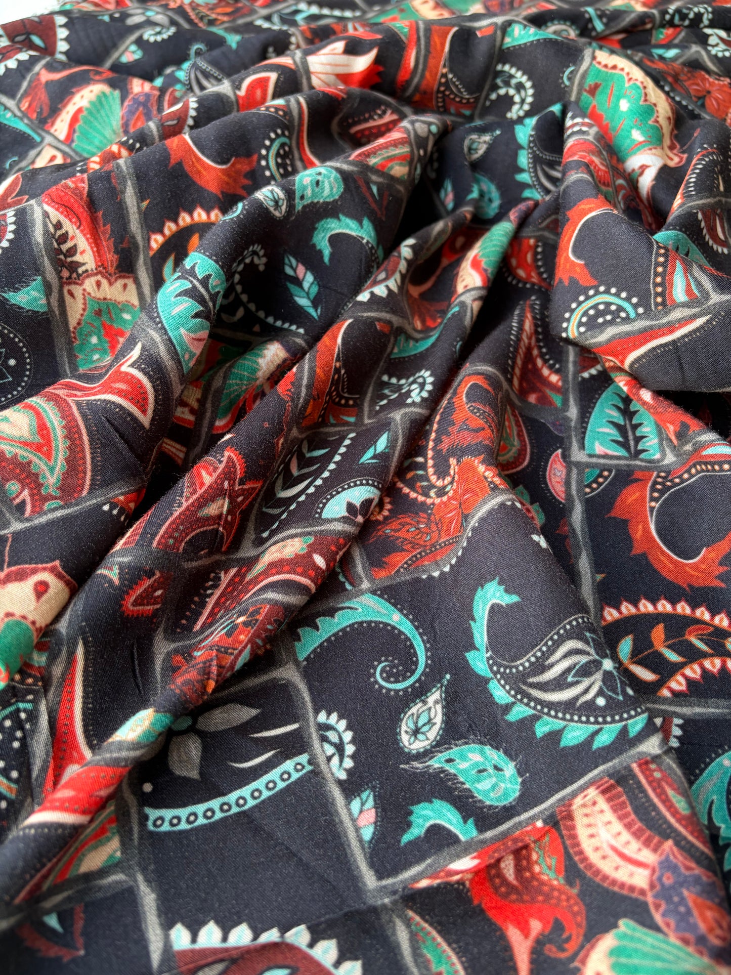 PC ERICA 025 viscose fibrane patchwork print
