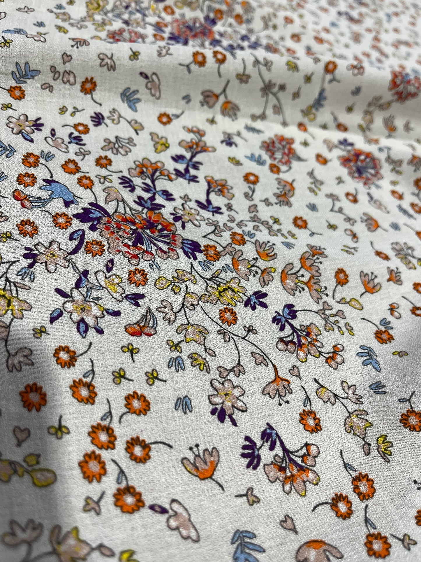 LC C01 COMO 013 cotton voile with small flowers