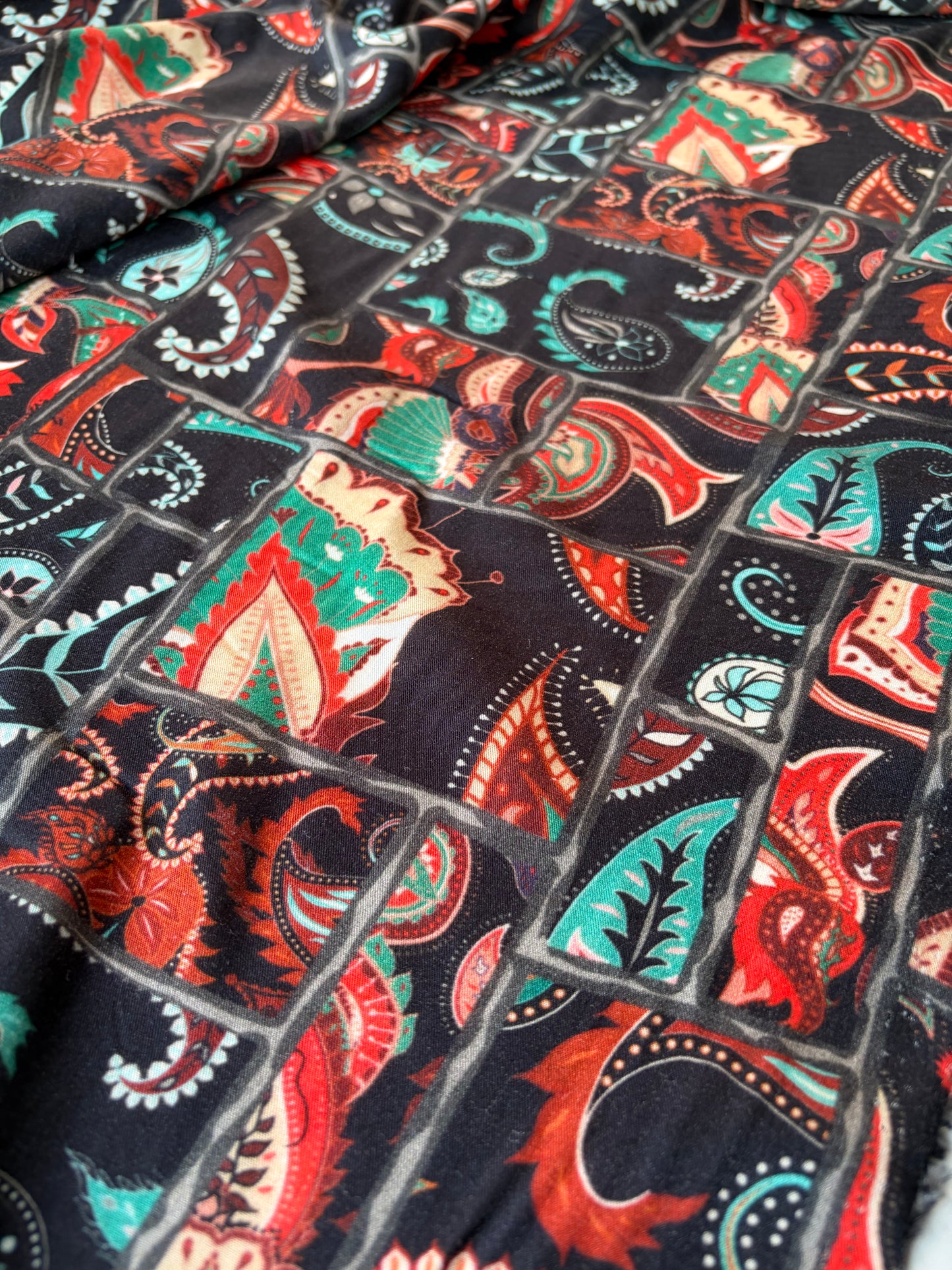 PC ERICA 025 viscose fibrane patchwork print