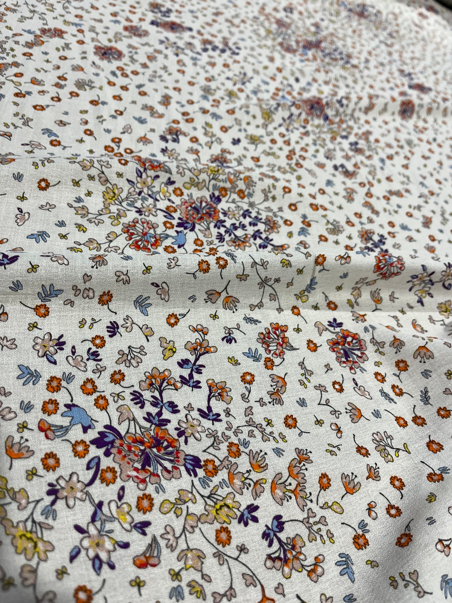 LC C01 COMO 013 cotton voile with small flowers