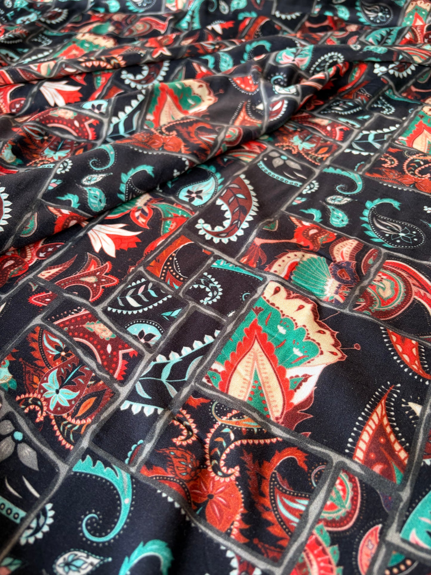 PC ERICA 025 viscose fibrane patchwork print