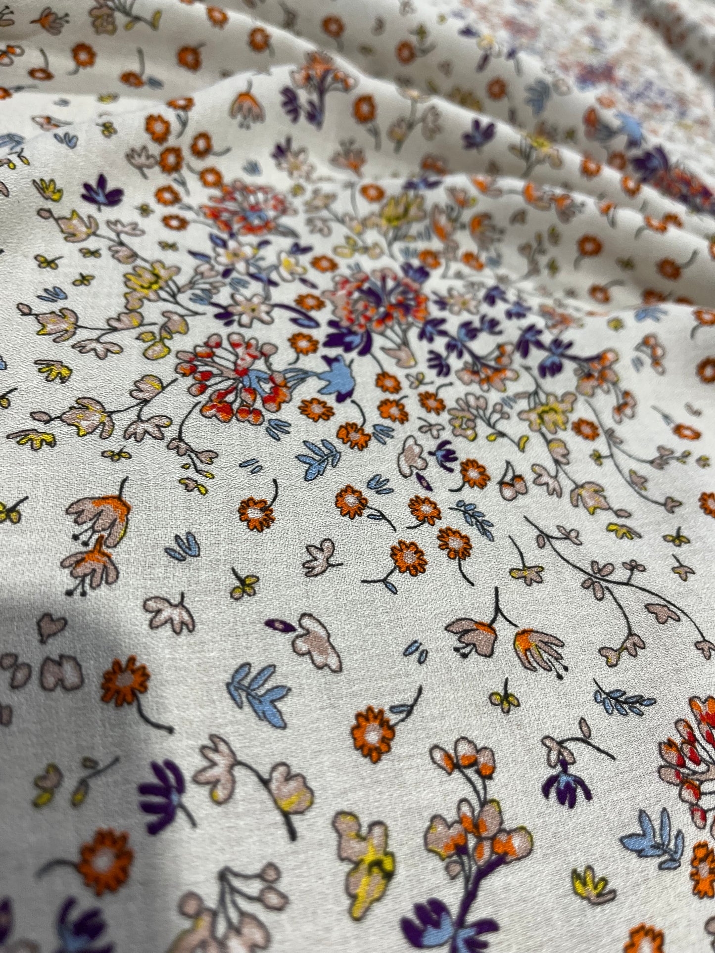 LC C01 COMO 013 cotton voile with small flowers