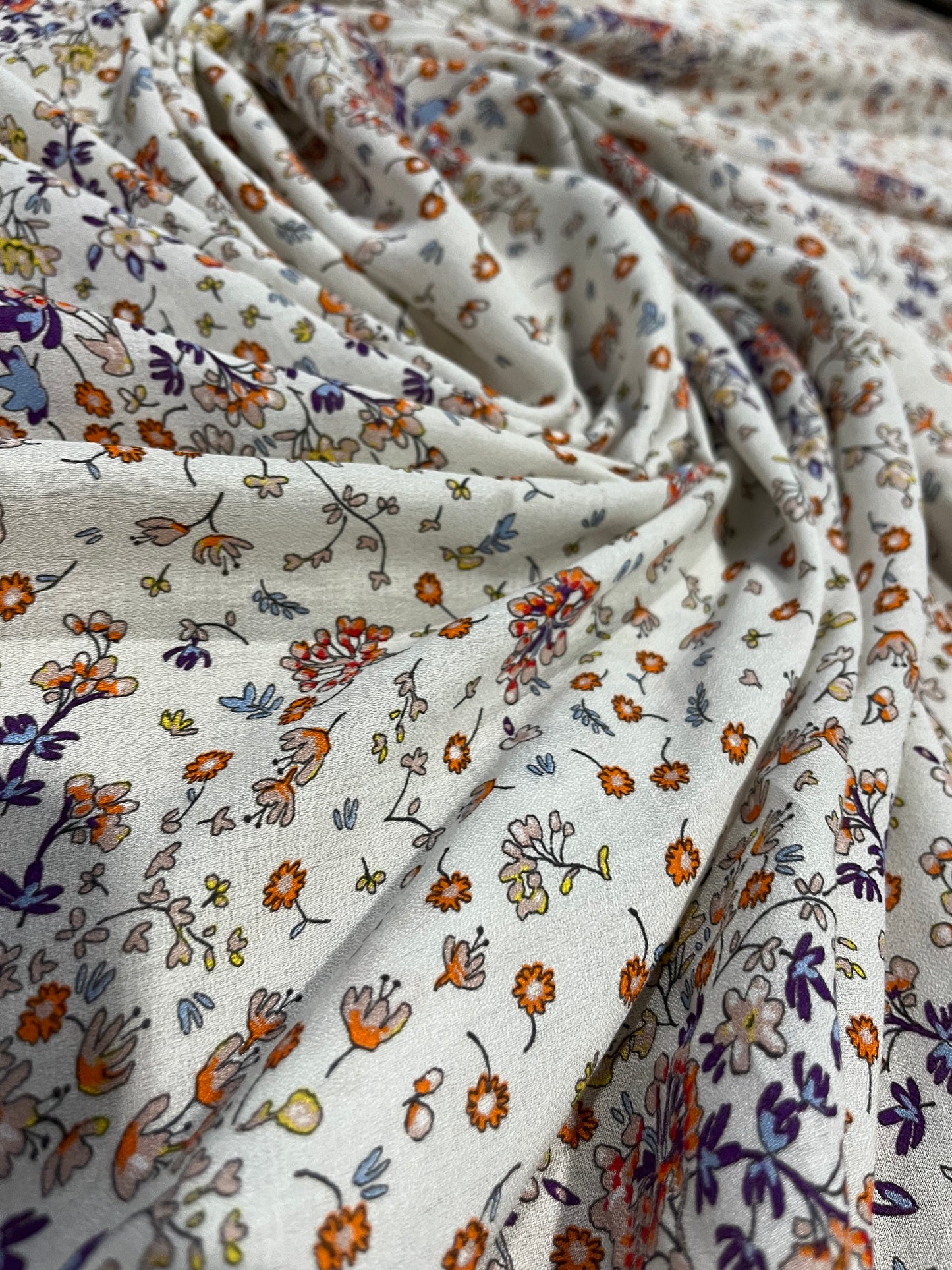 LC C01 COMO 013 cotton voile with small flowers