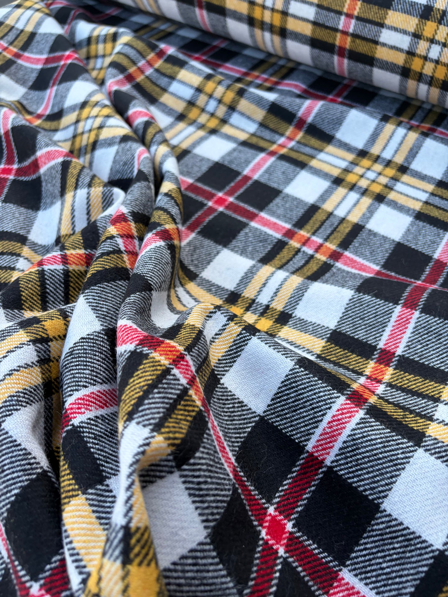 LAUREN 025 red/yellow/black  checkered wool flannel