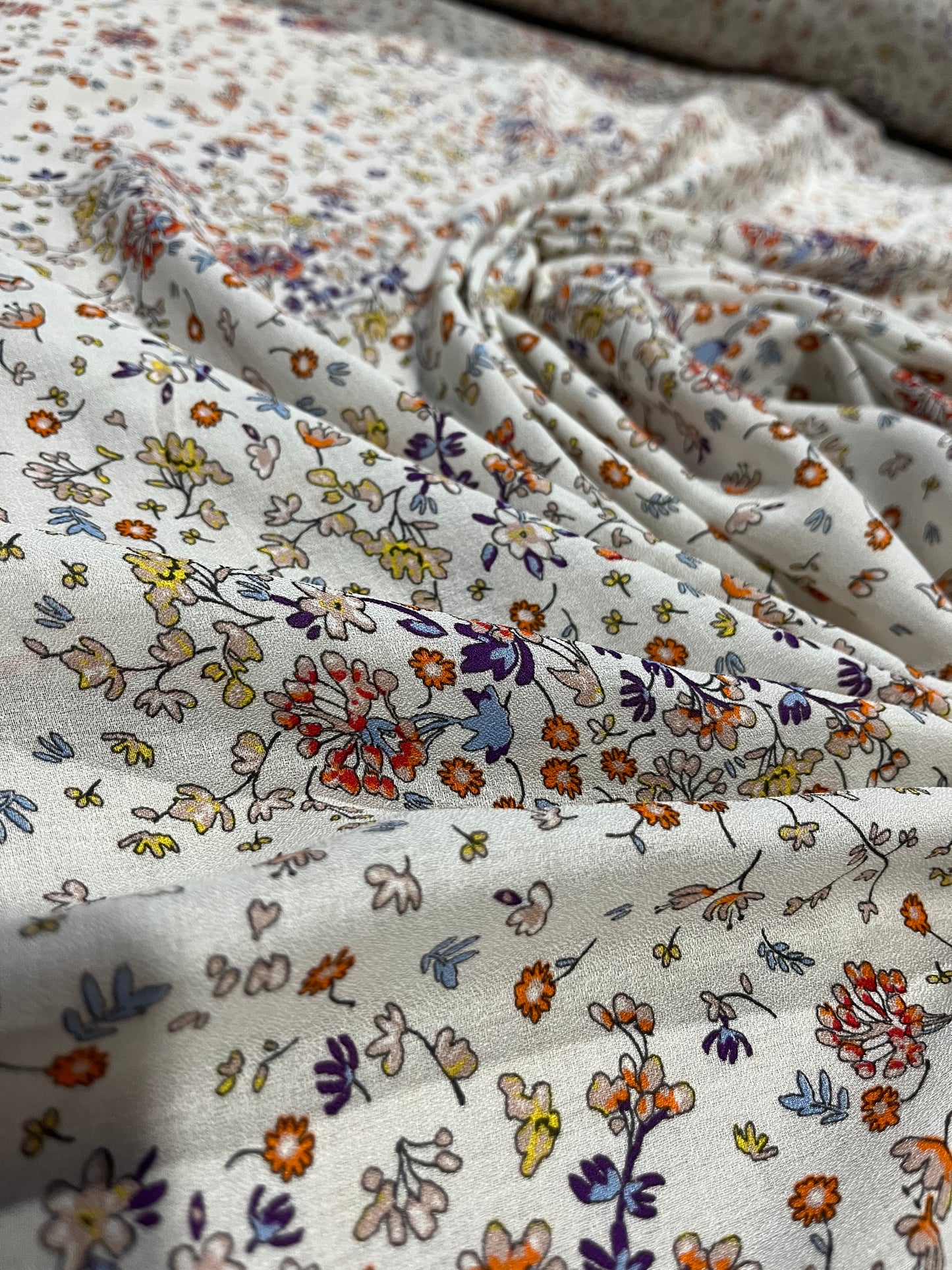 LC C01 COMO 013 cotton voile with small flowers