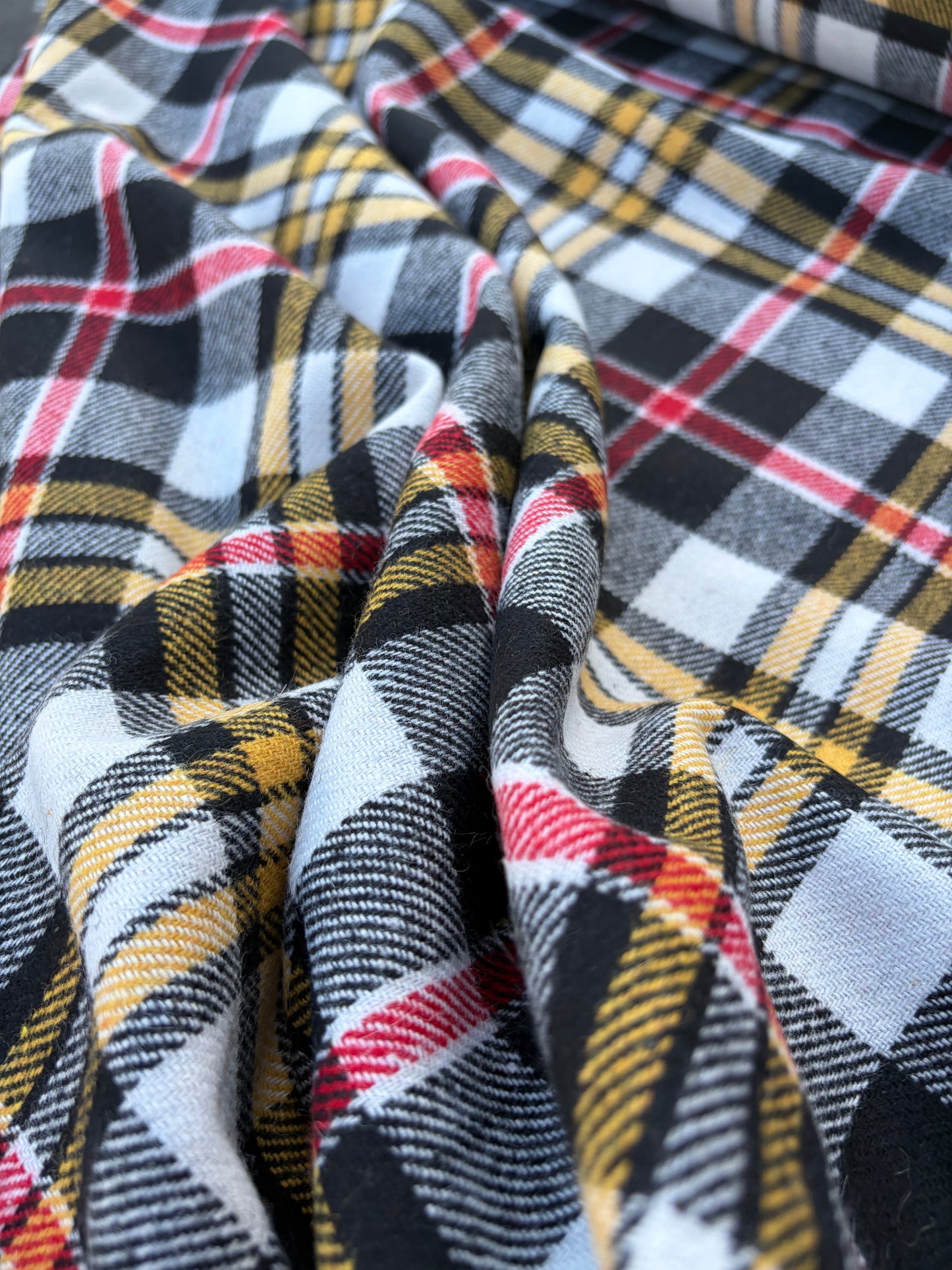 LAUREN 025 red/yellow/black  checkered wool flannel