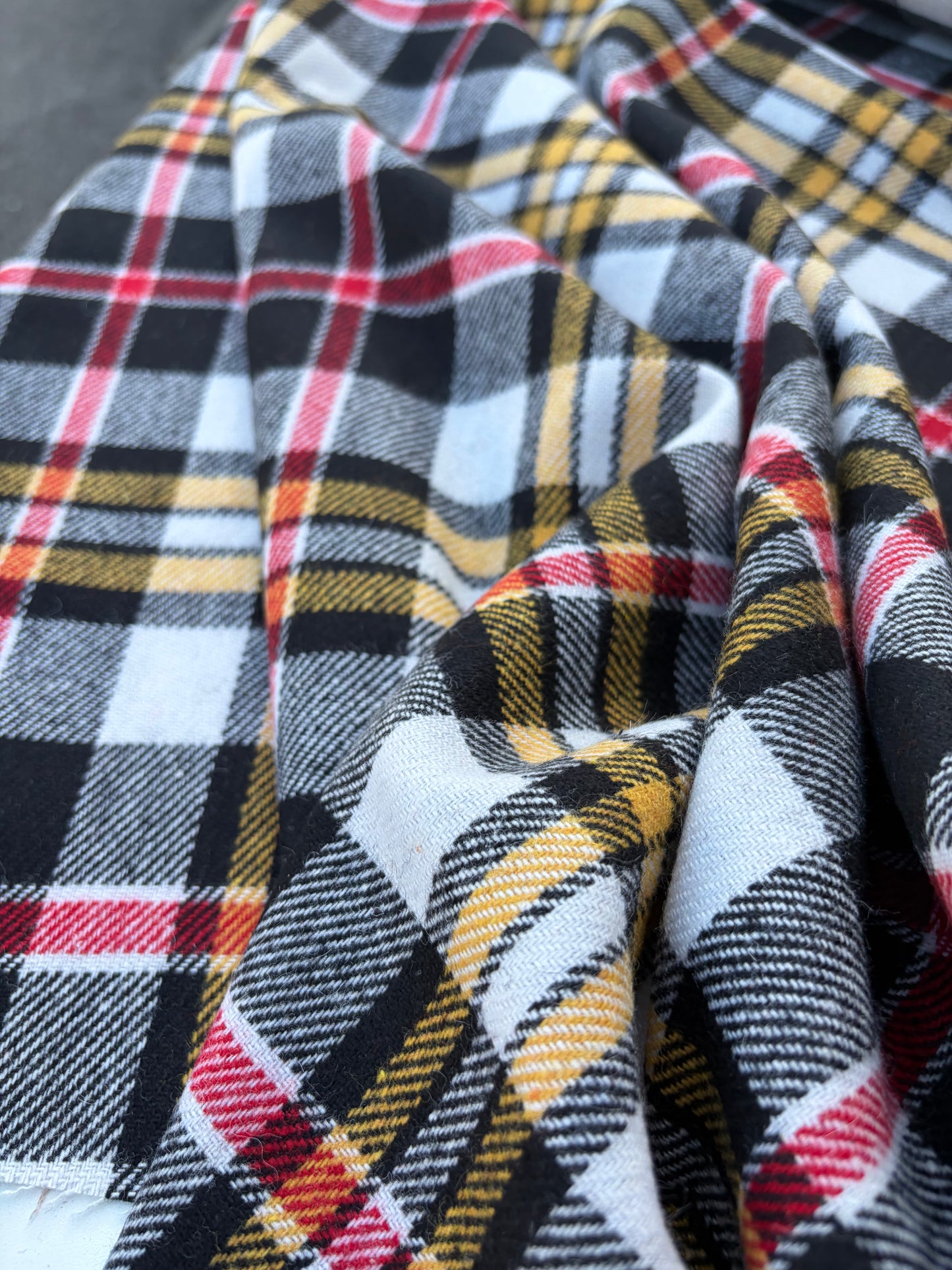 LAUREN 025 red/yellow/black  checkered wool flannel