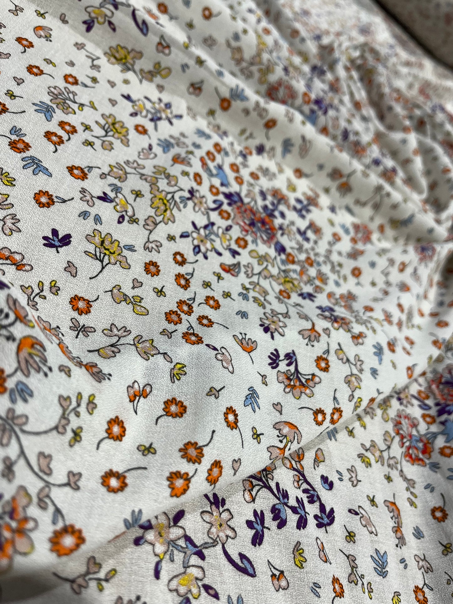 LC C01 COMO 013 cotton voile with small flowers