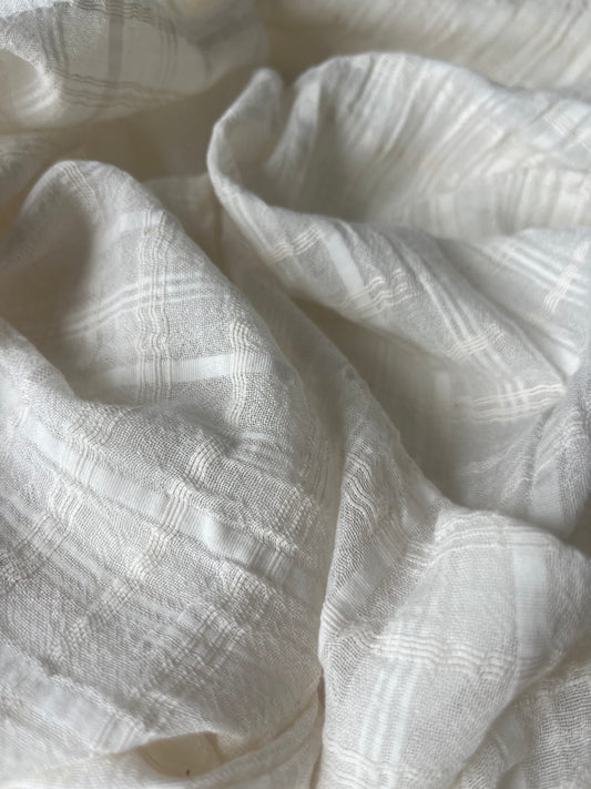 ROSALIE 019 light seersucker cotton check off white