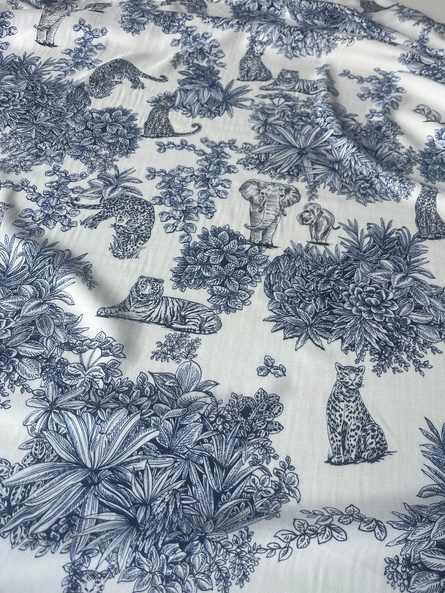 ROSALIE 021 viscose twill white/blue print