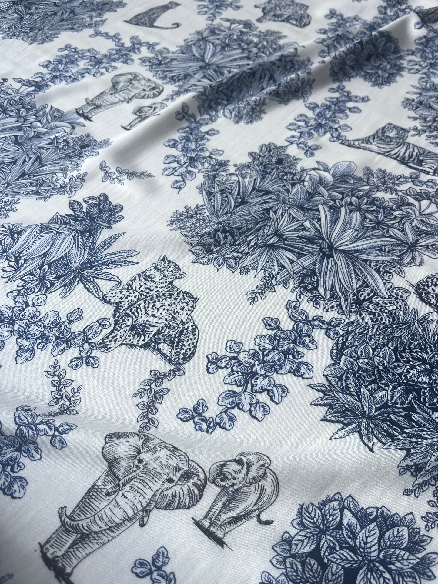 ROSALIE 021 viscose twill white/blue print