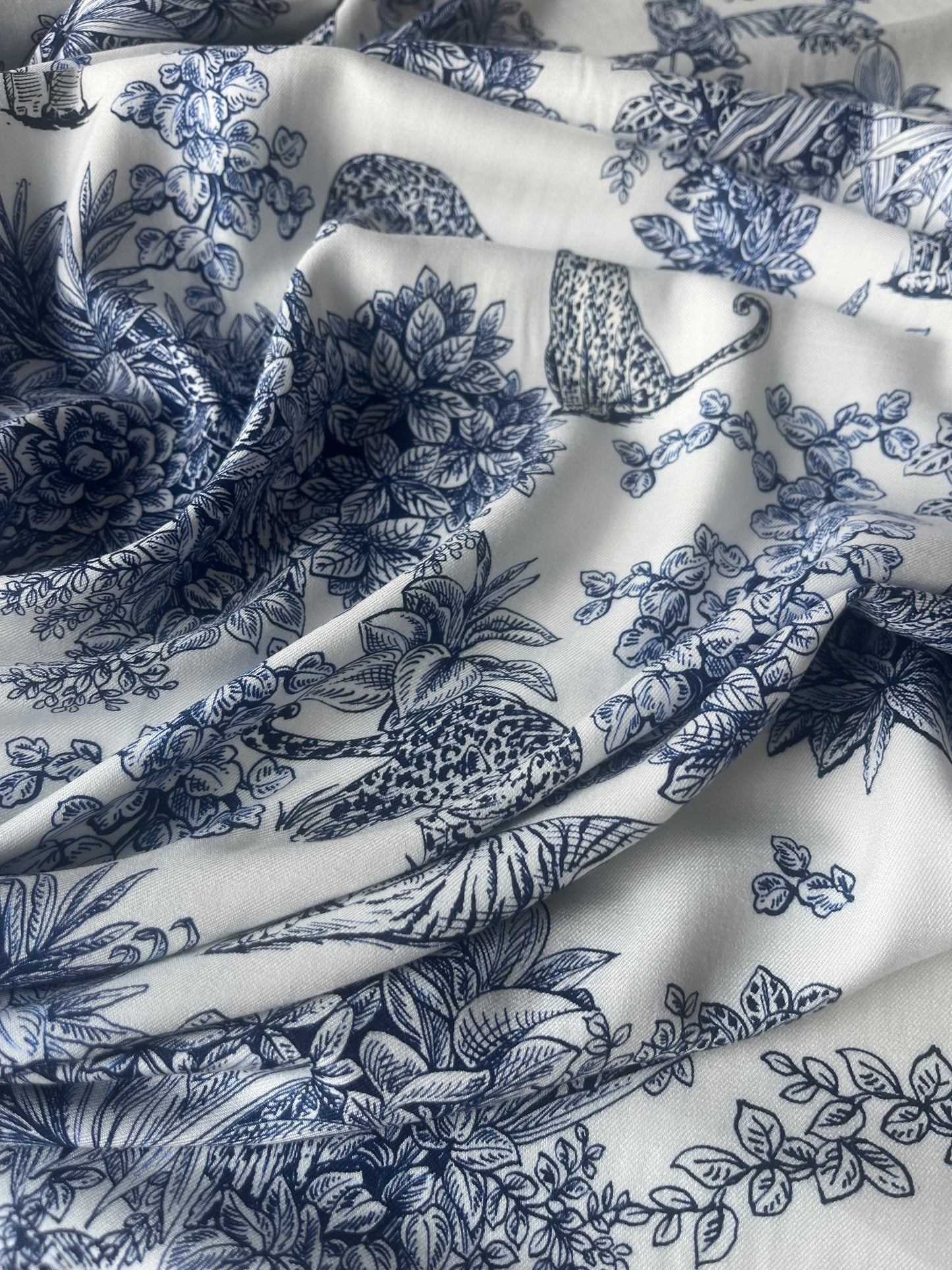 ROSALIE 021 viscose twill white/blue print